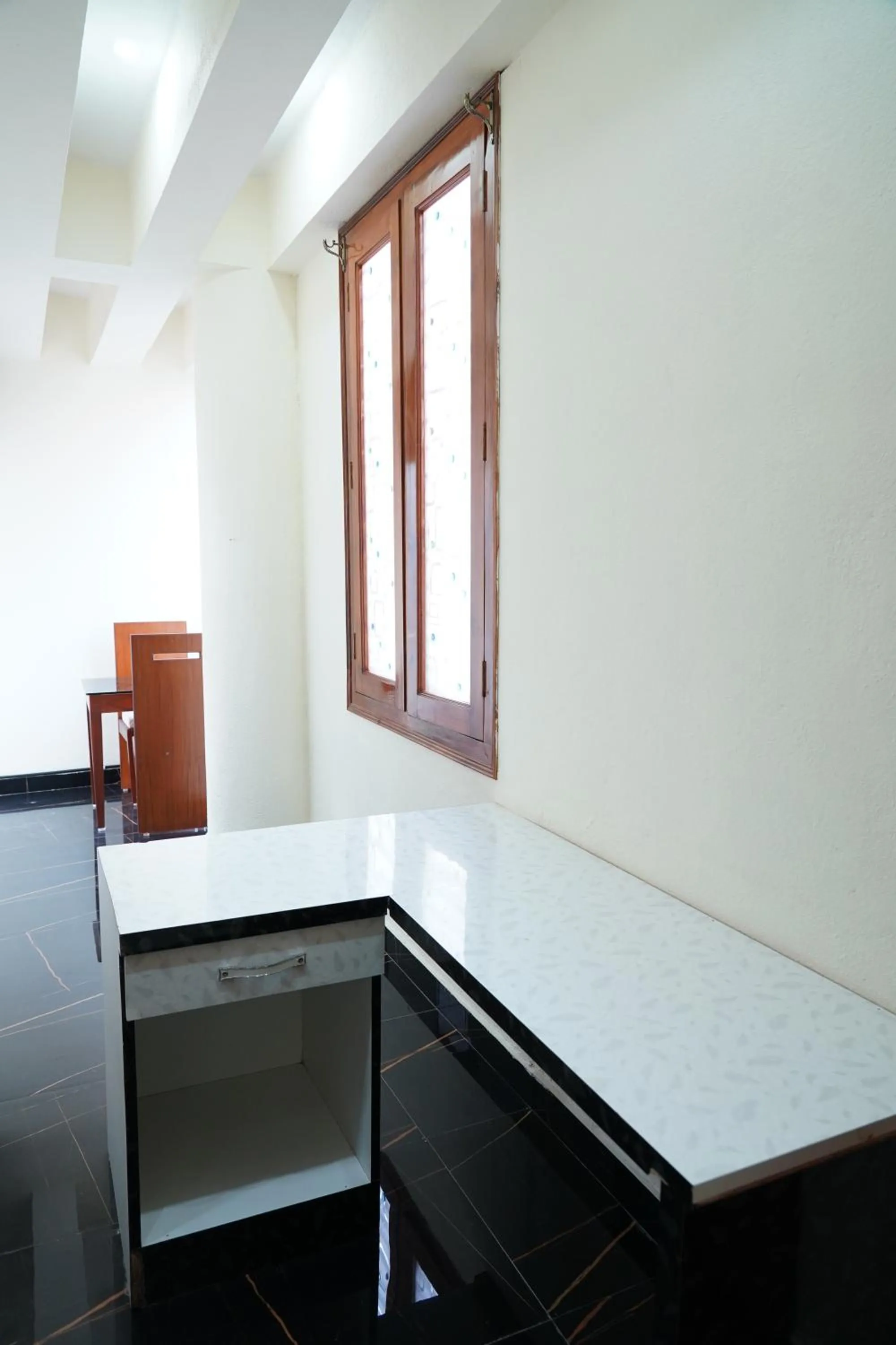 hair dresser in Classia Suites