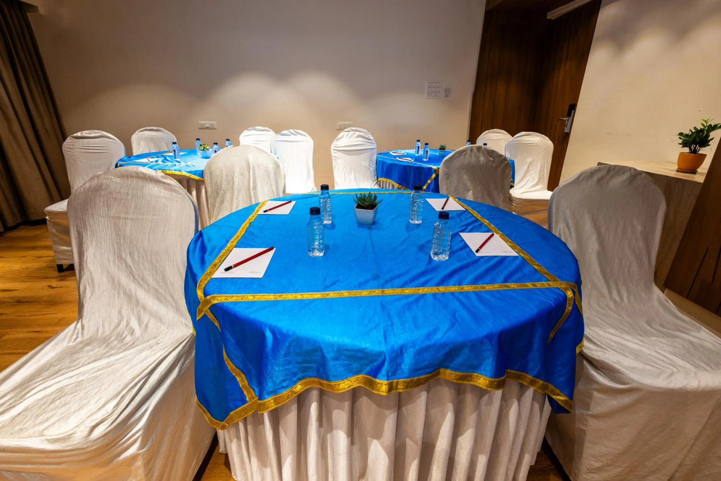 Meeting/conference room in Forest Keys By VYDA