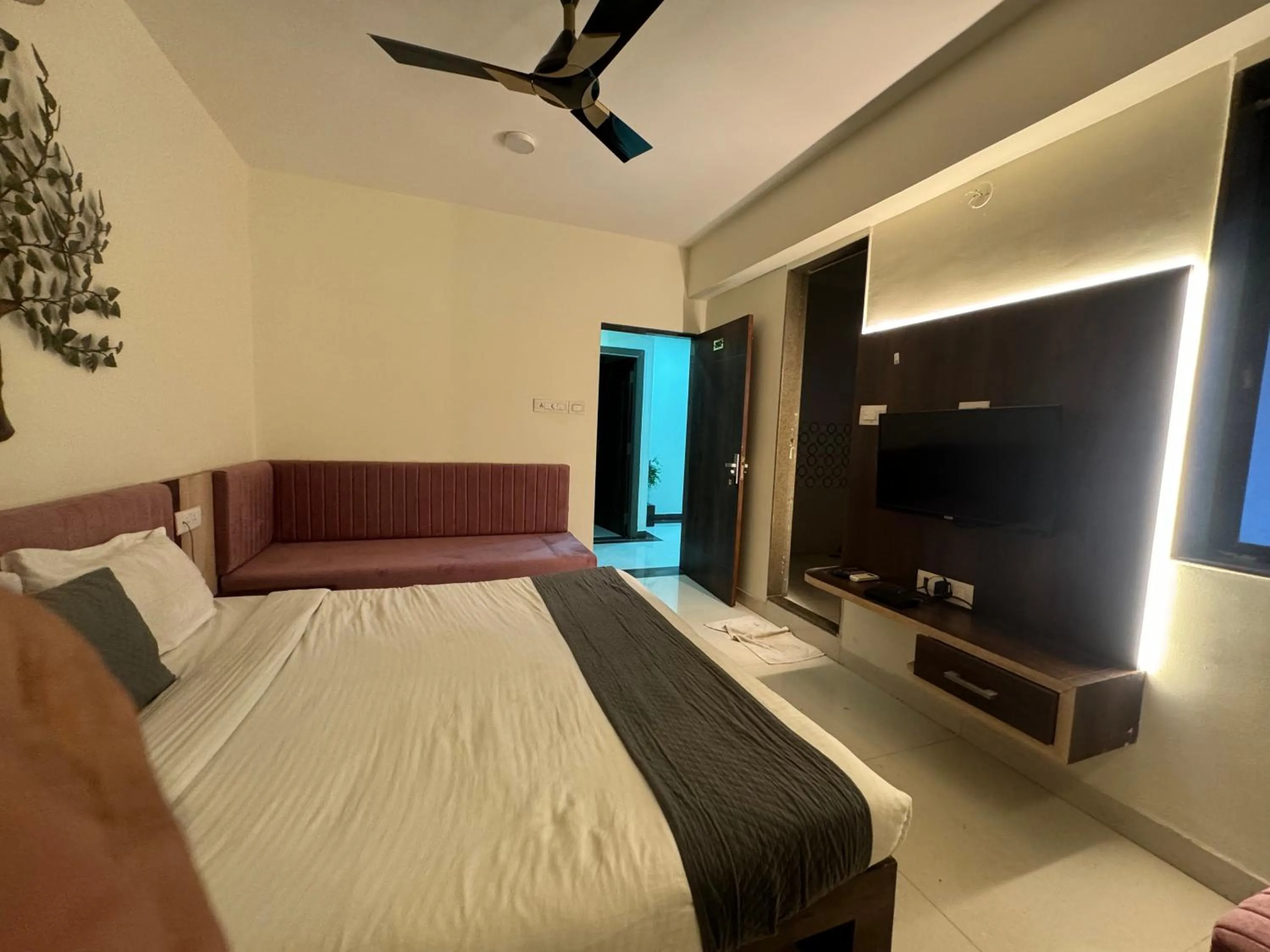 TV and multimedia in The Tripti Hotel & Banquets