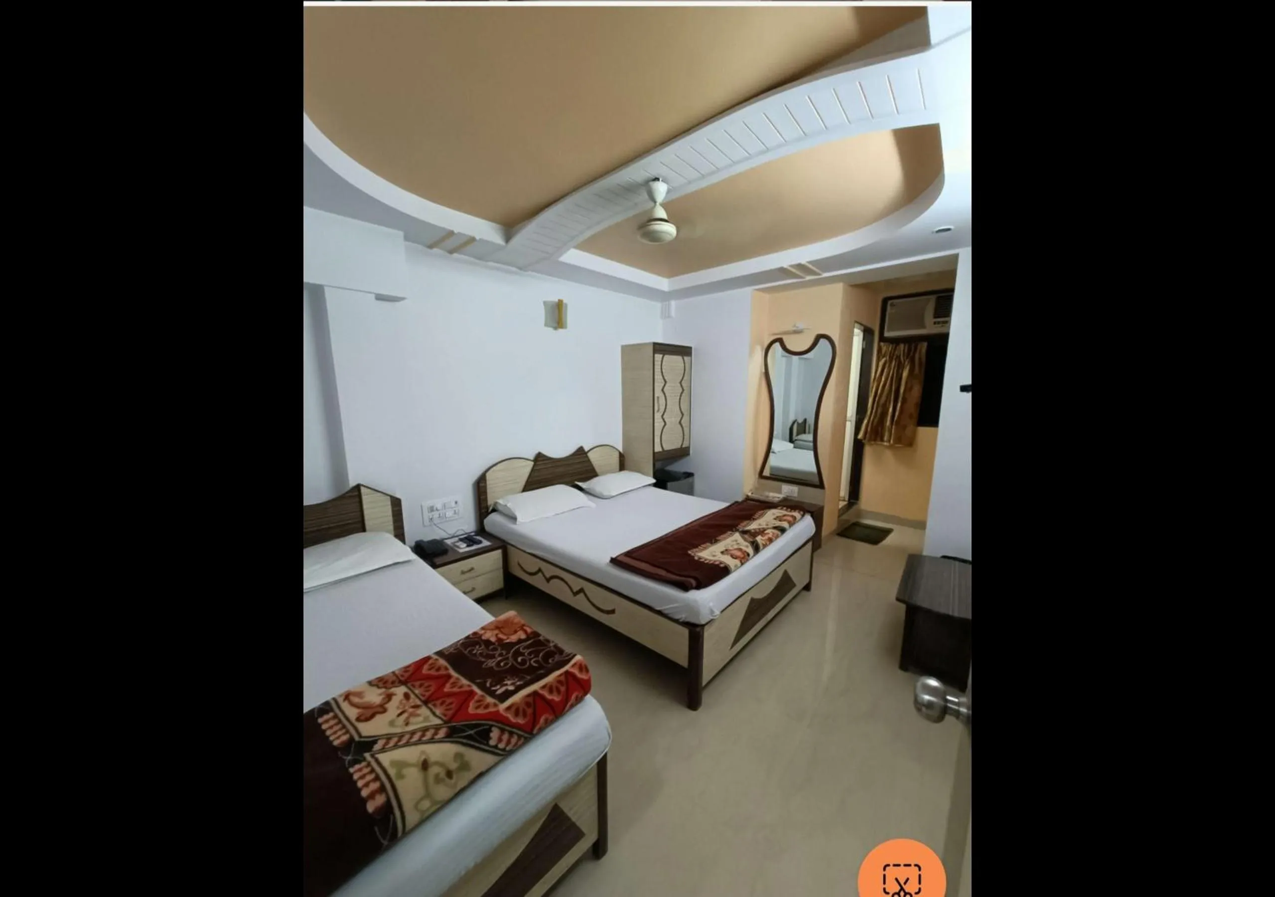 Bed in Hotel Broadway Colaba