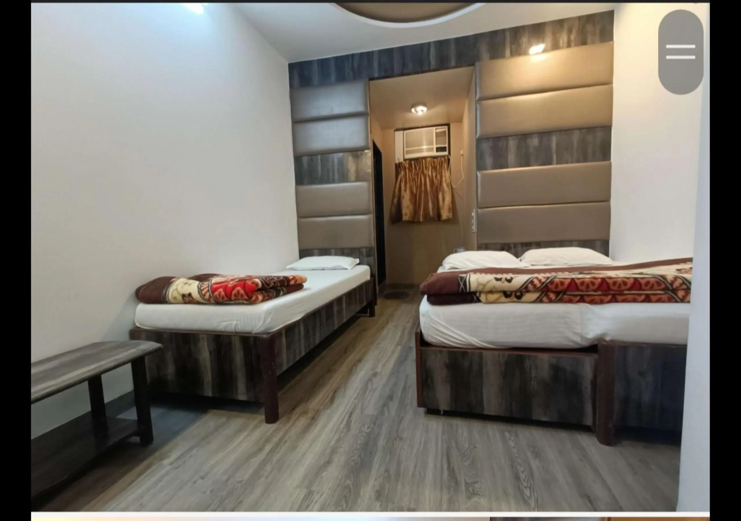 Bed in Hotel Broadway Colaba