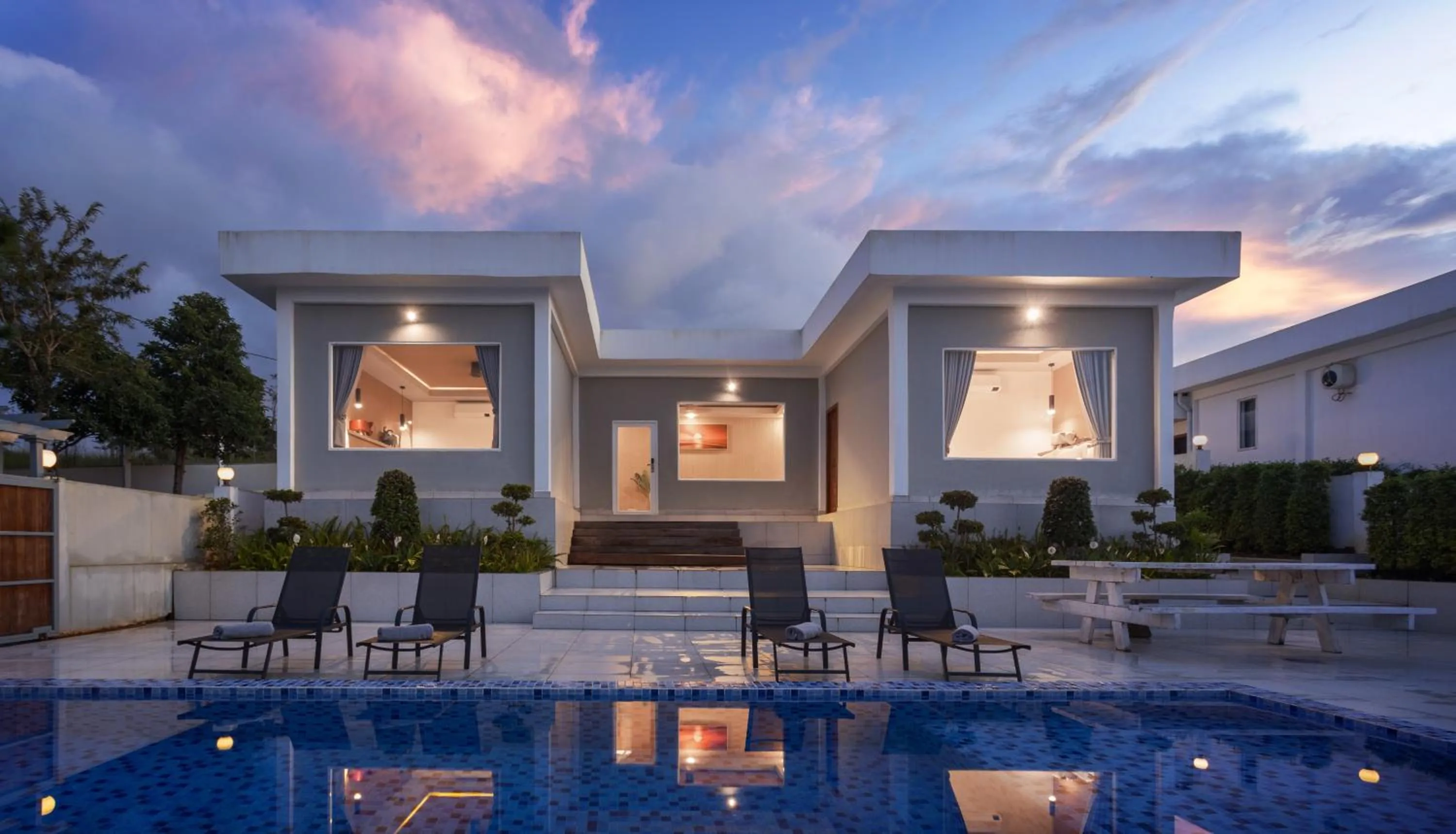 Swimming pool in Pidoma Resort by EHM