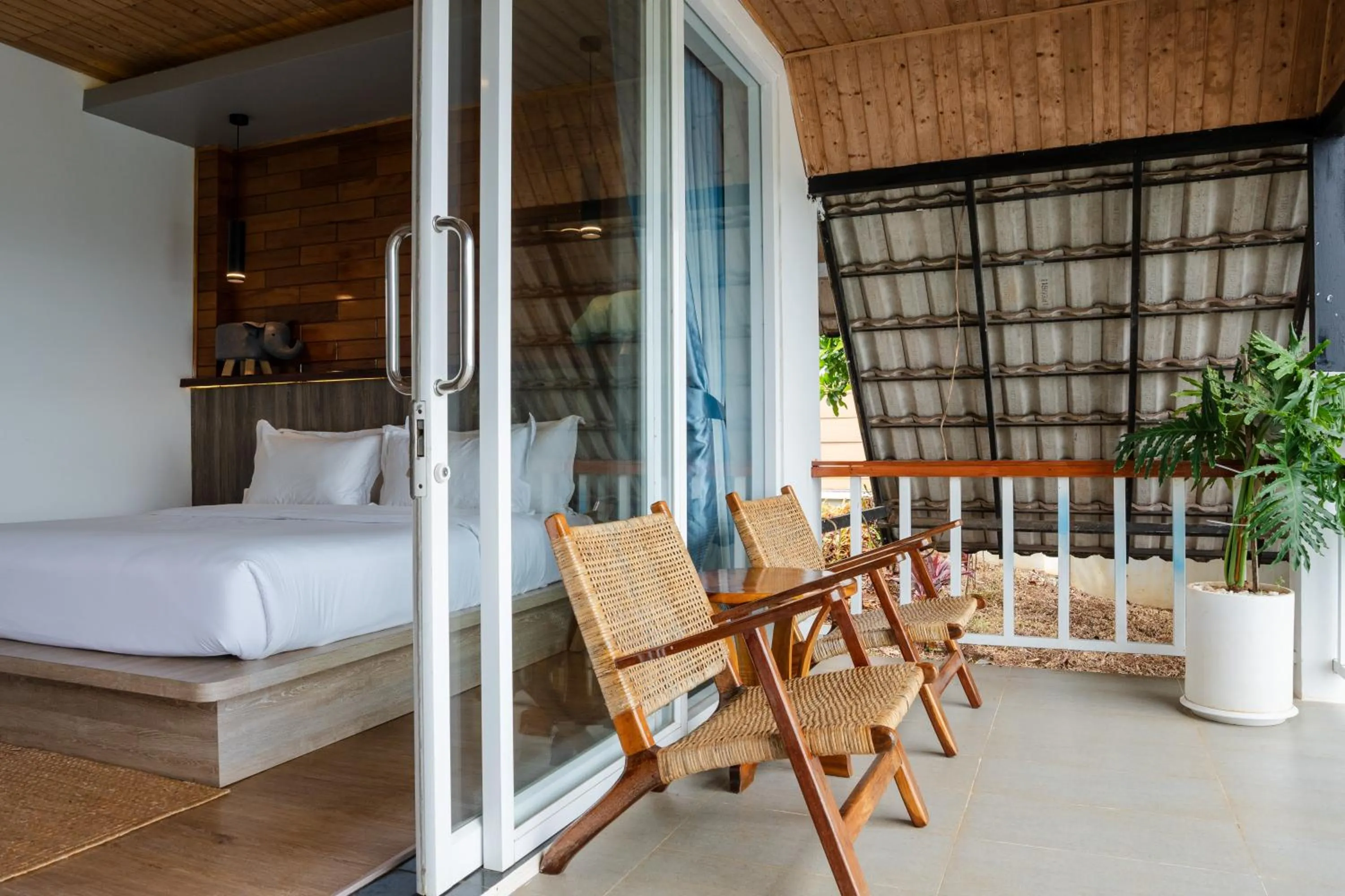 Balcony/Terrace, Bed in Pidoma Resort by EHM