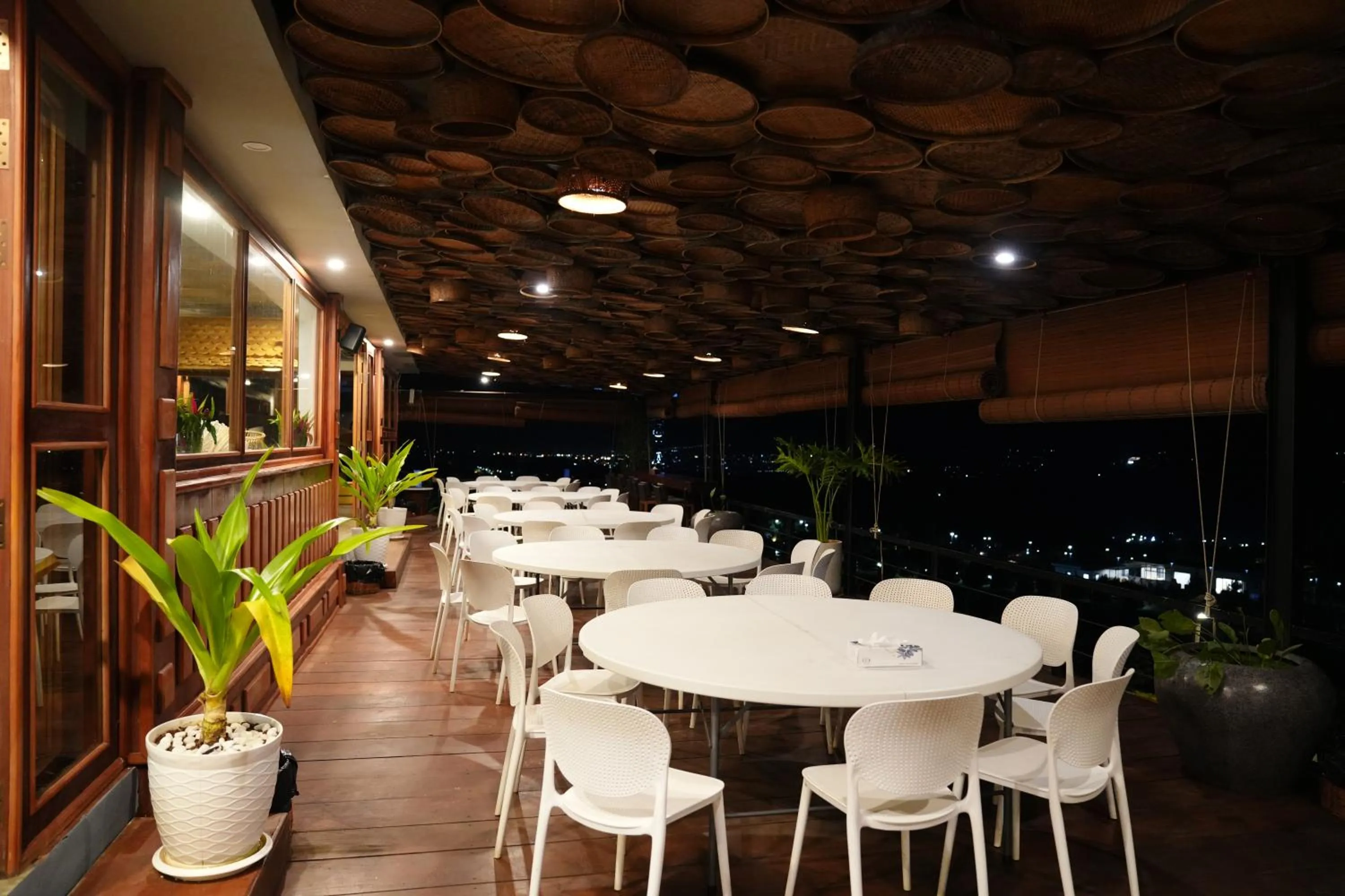 Restaurant/places to eat in Pidoma Resort by EHM