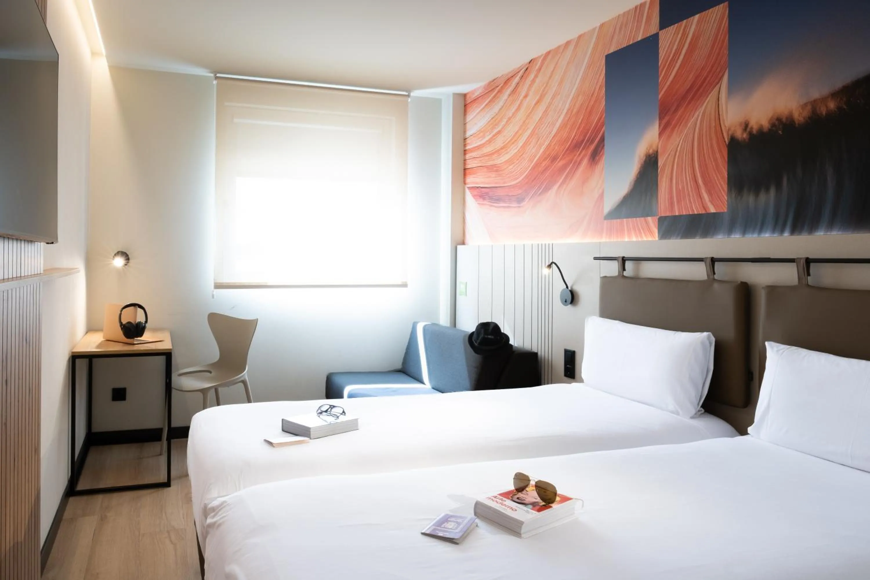Bedroom, Bed in ibis Styles Santander
