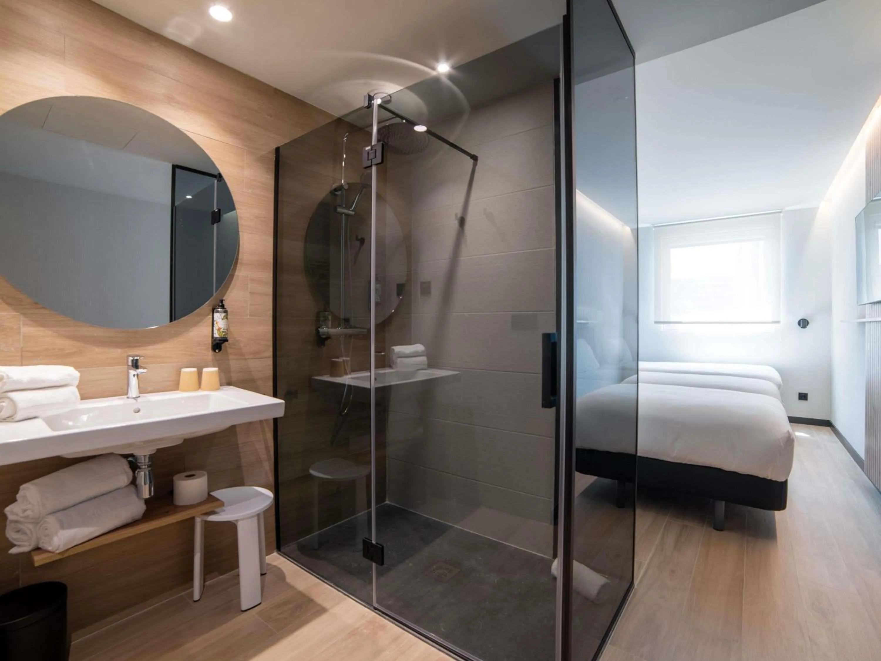 Bedroom, Bed in ibis Styles Santander