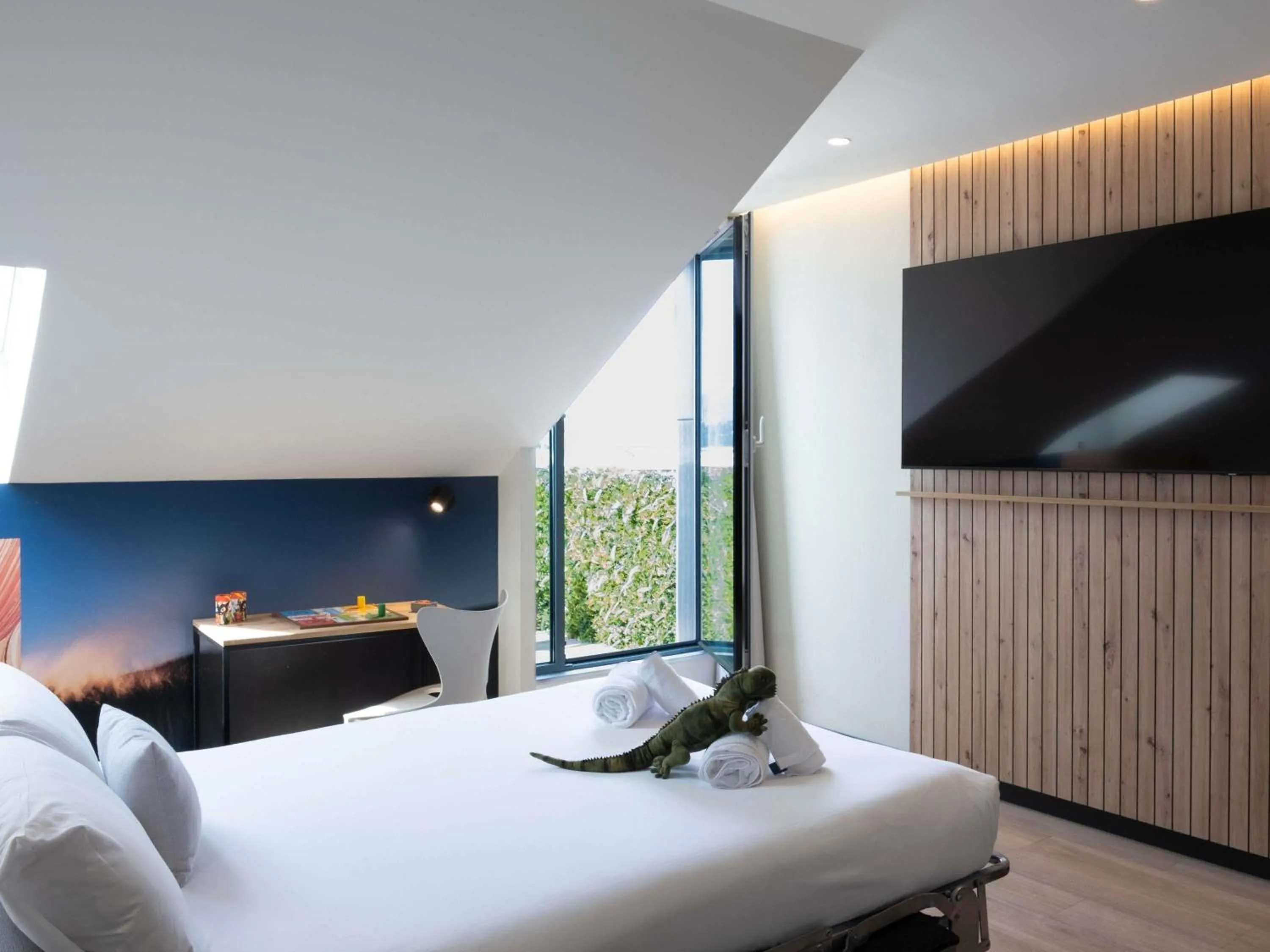 Bedroom, Bed in ibis Styles Santander