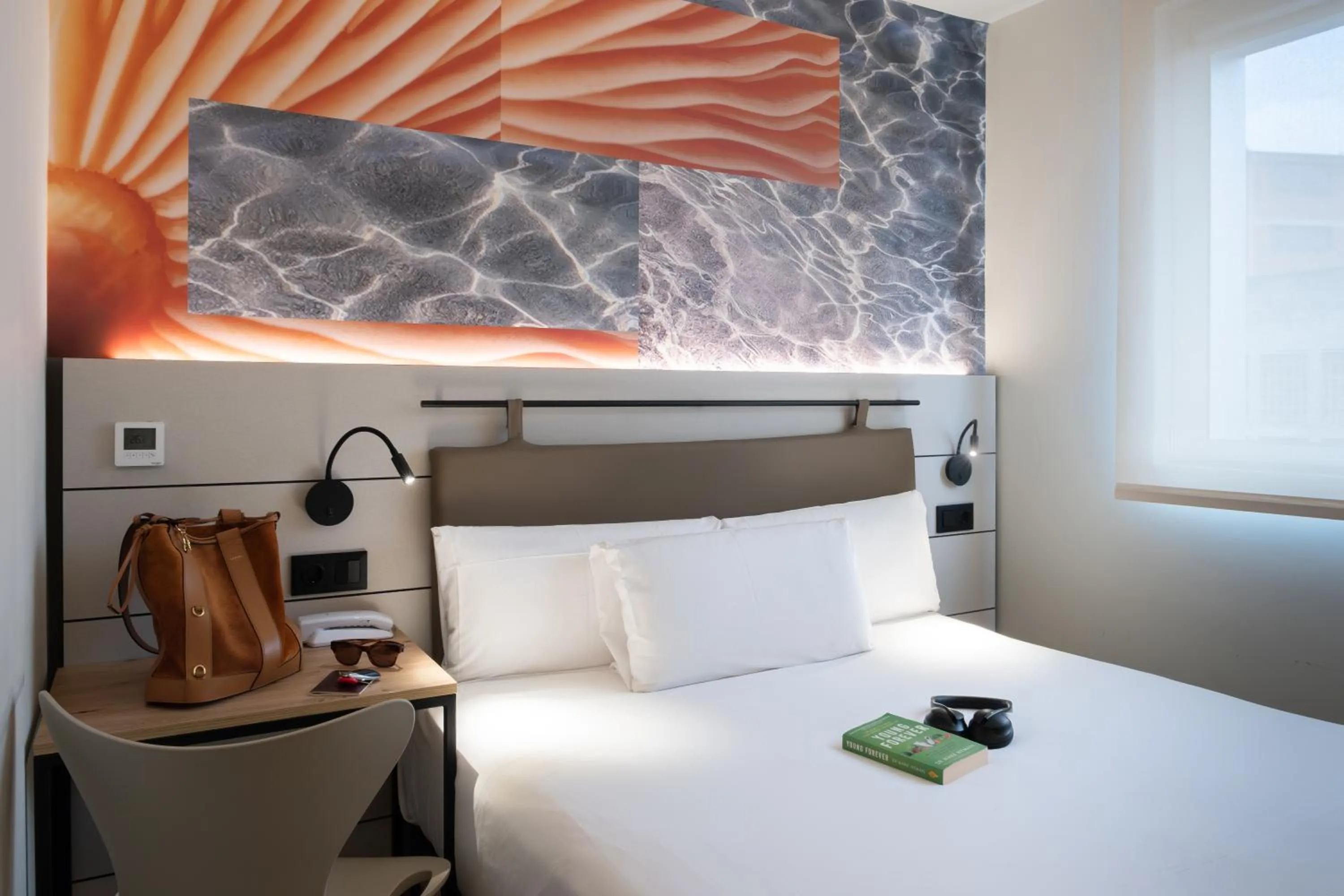Bedroom, Bed in ibis Styles Santander