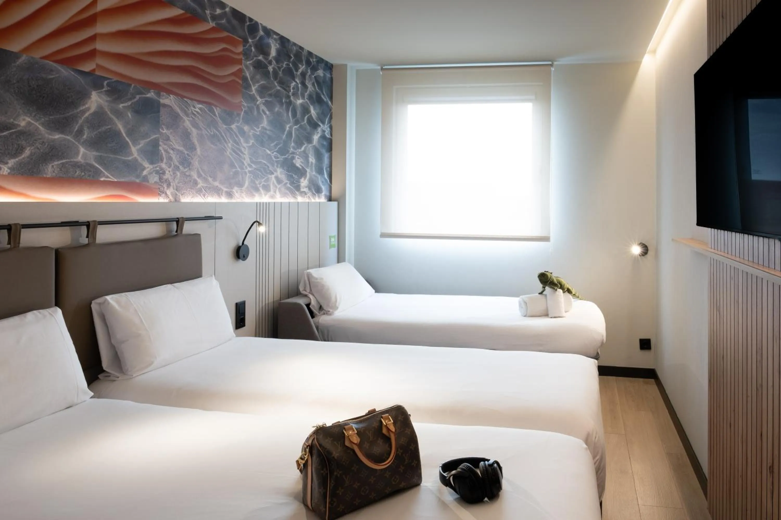 Bedroom, Bed in ibis Styles Santander
