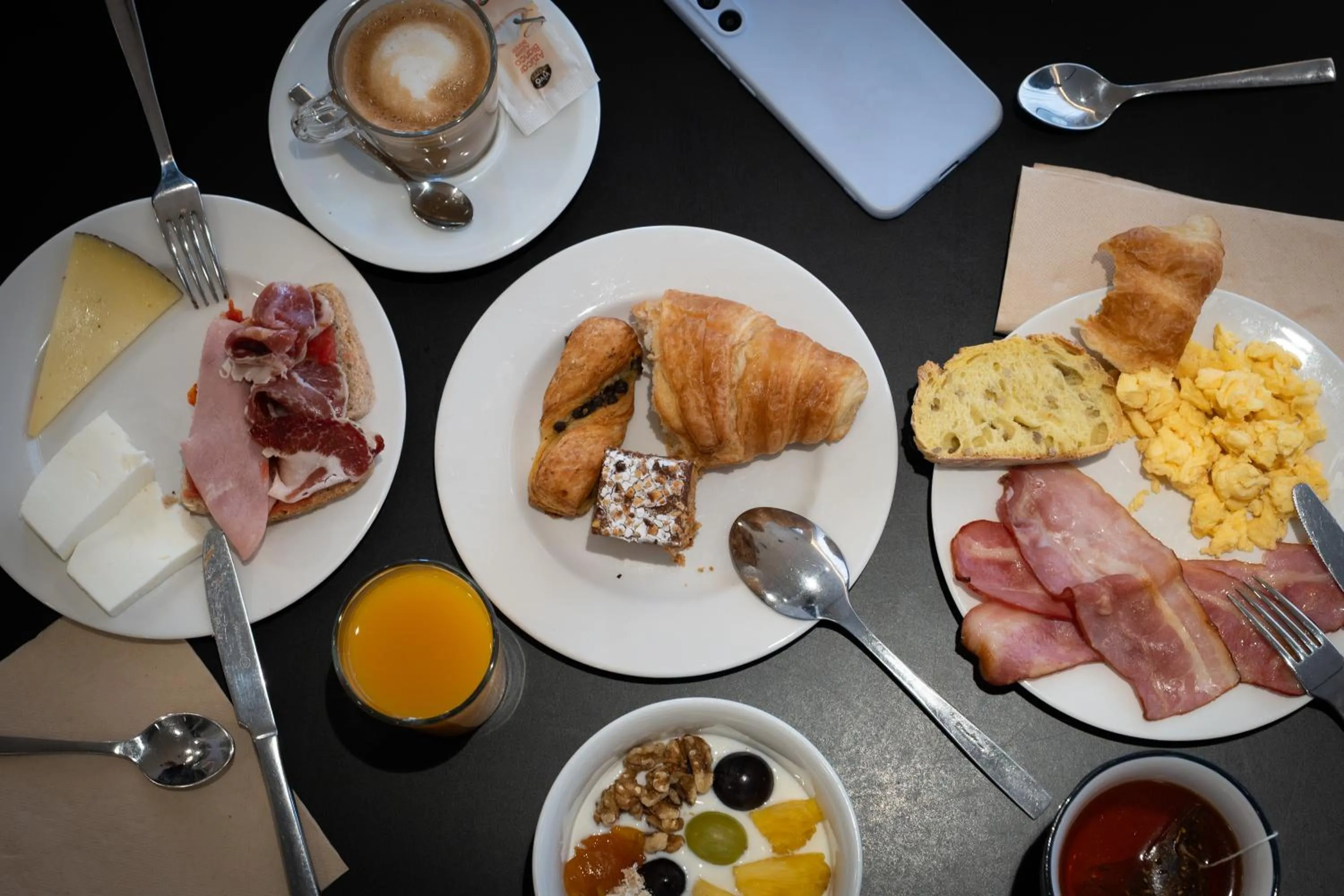 Breakfast in ibis Styles Santander