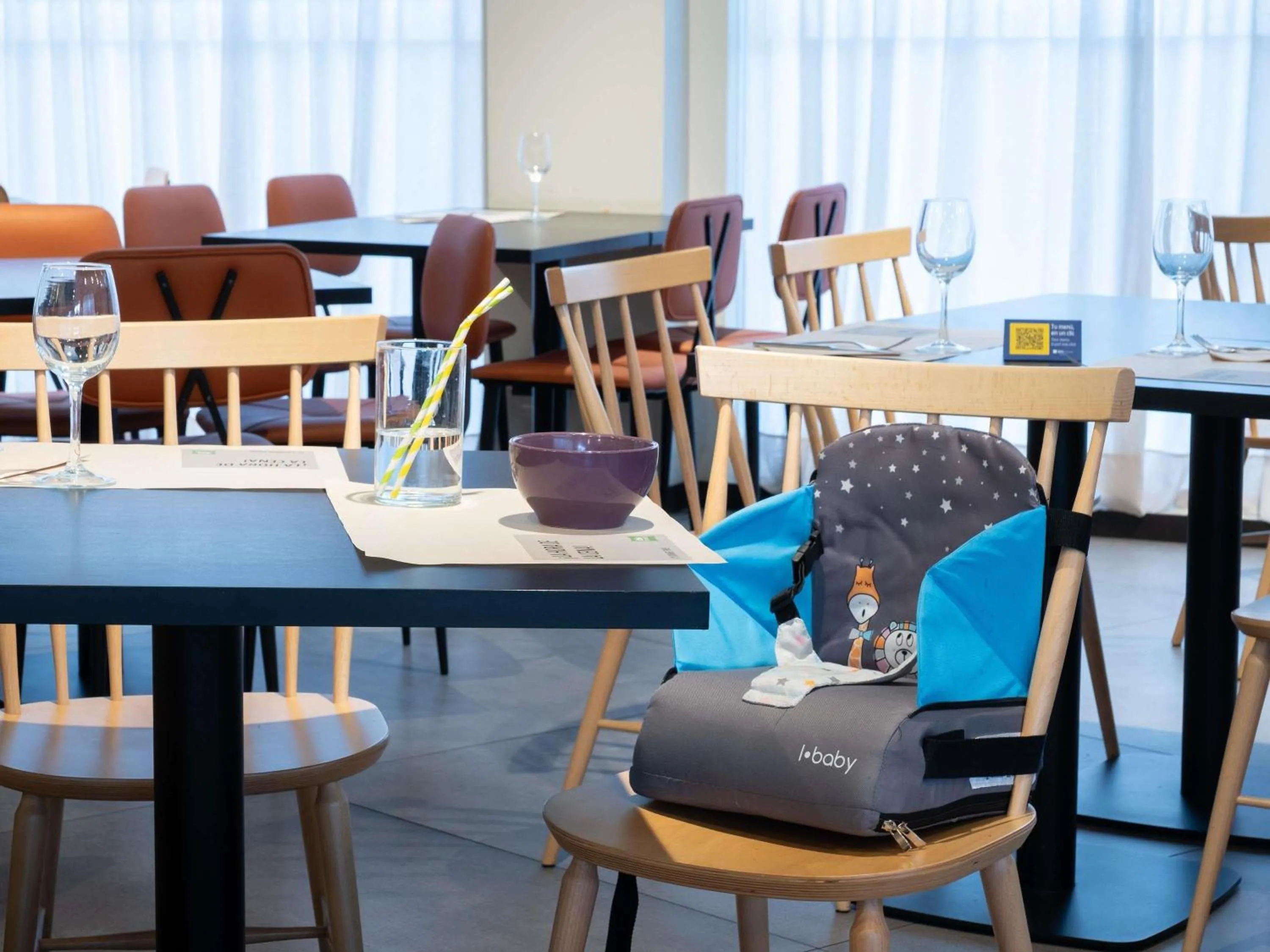 Restaurant/places to eat in ibis Styles Santander