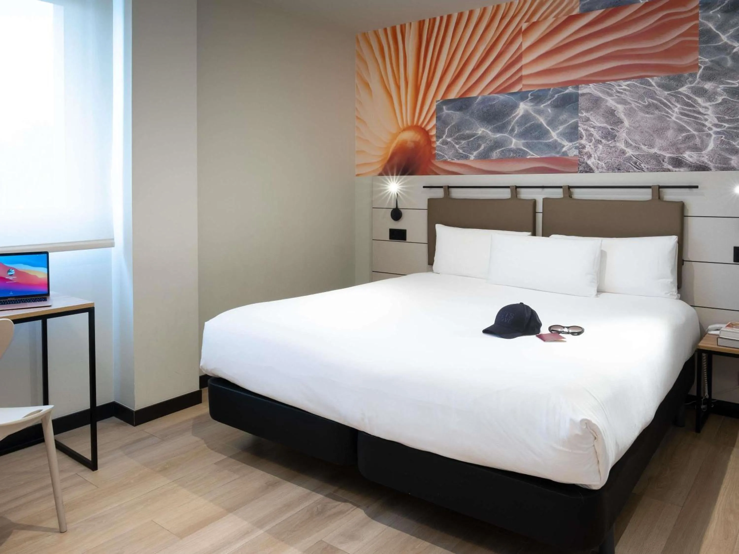 Bedroom, Bed in ibis Styles Santander