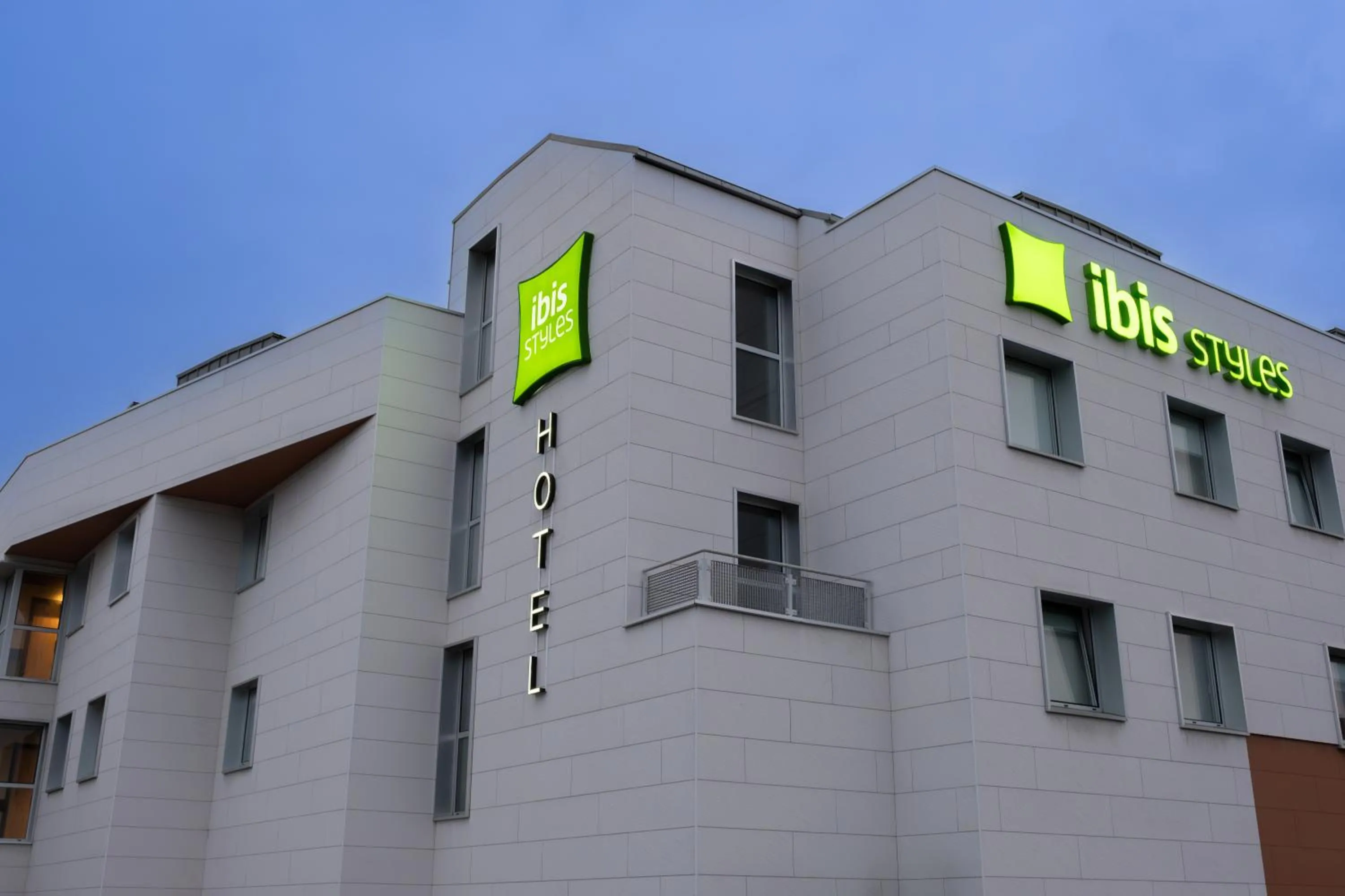 Property building in ibis Styles Santander