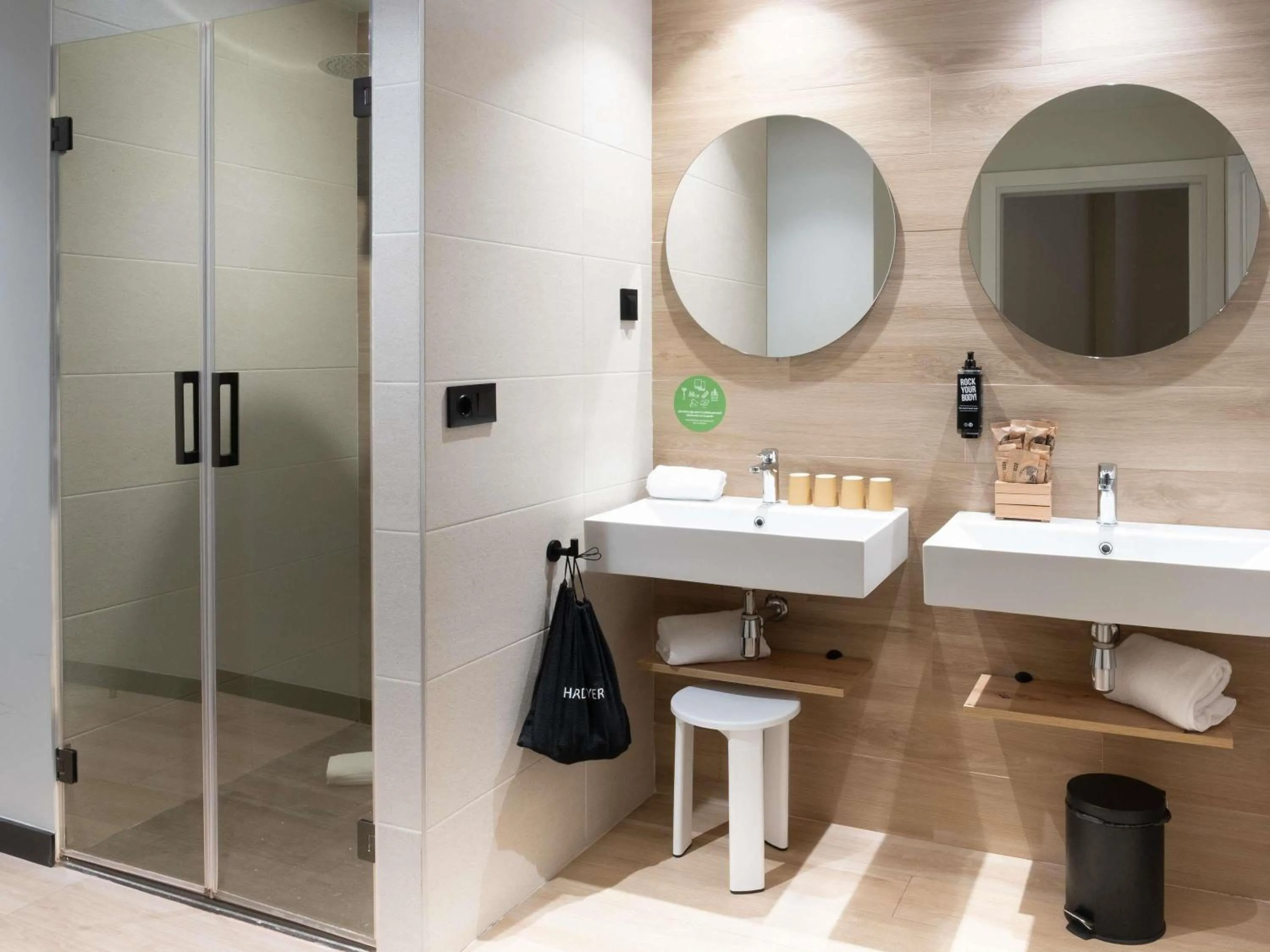 Bedroom in ibis Styles Santander