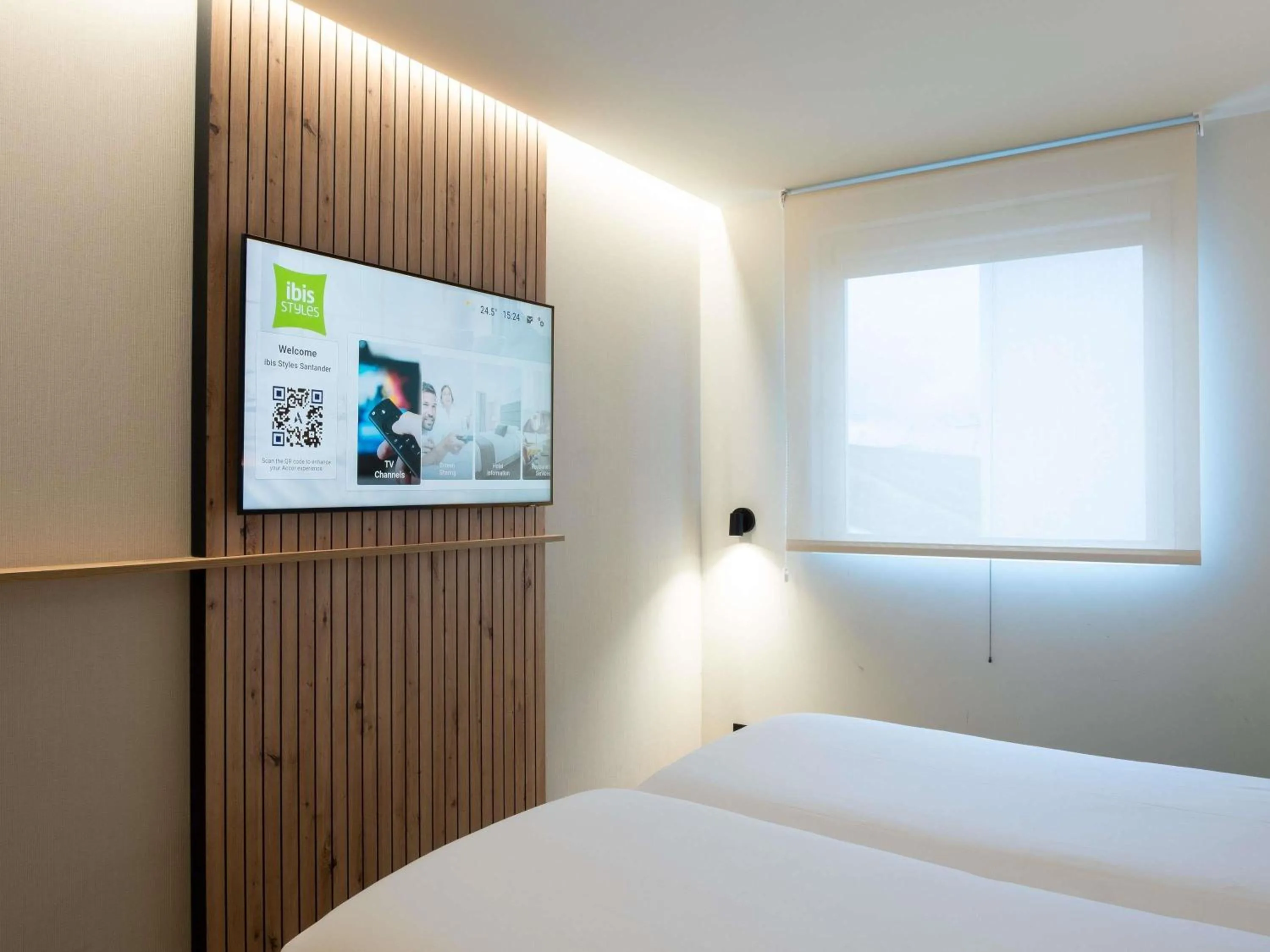 Bedroom, Bed in ibis Styles Santander