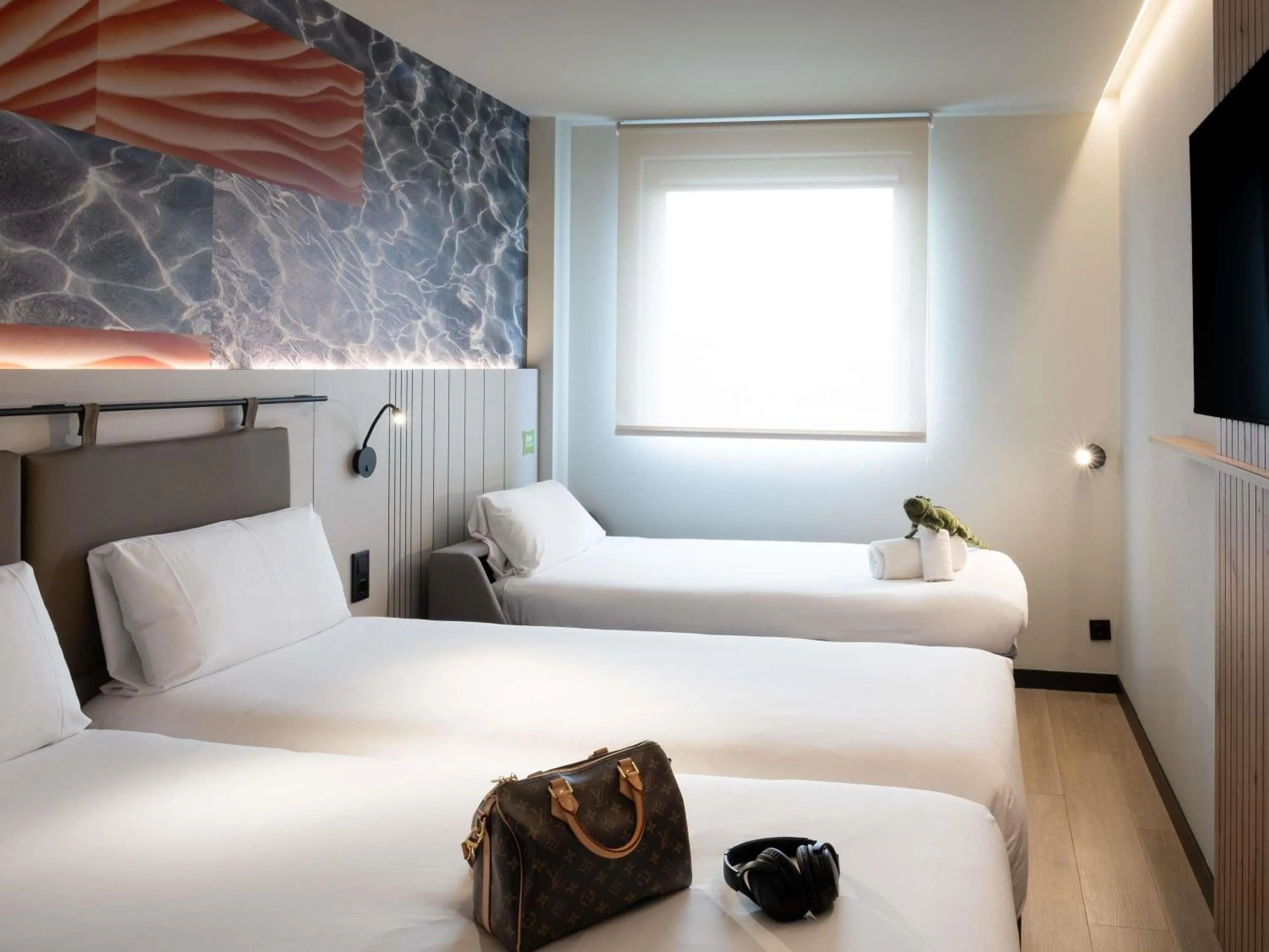 Bedroom, Bed in ibis Styles Santander