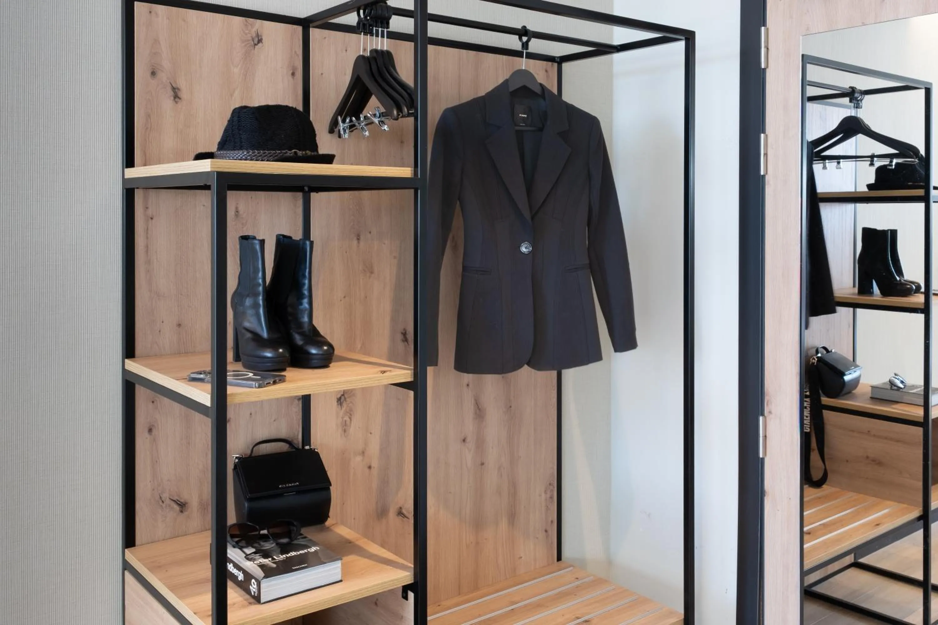 wardrobe in ibis Styles Santander