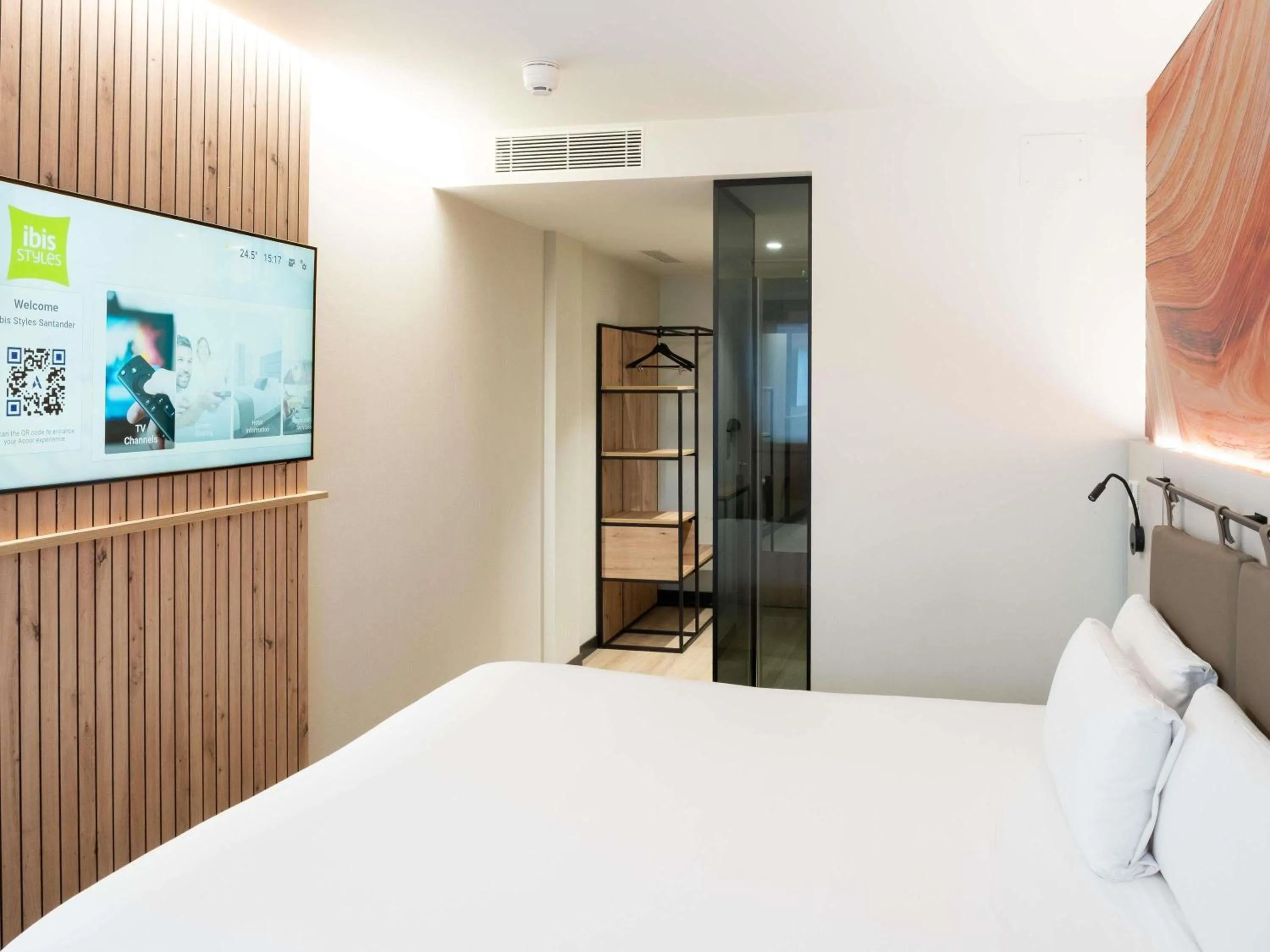 Bedroom, Bed in ibis Styles Santander