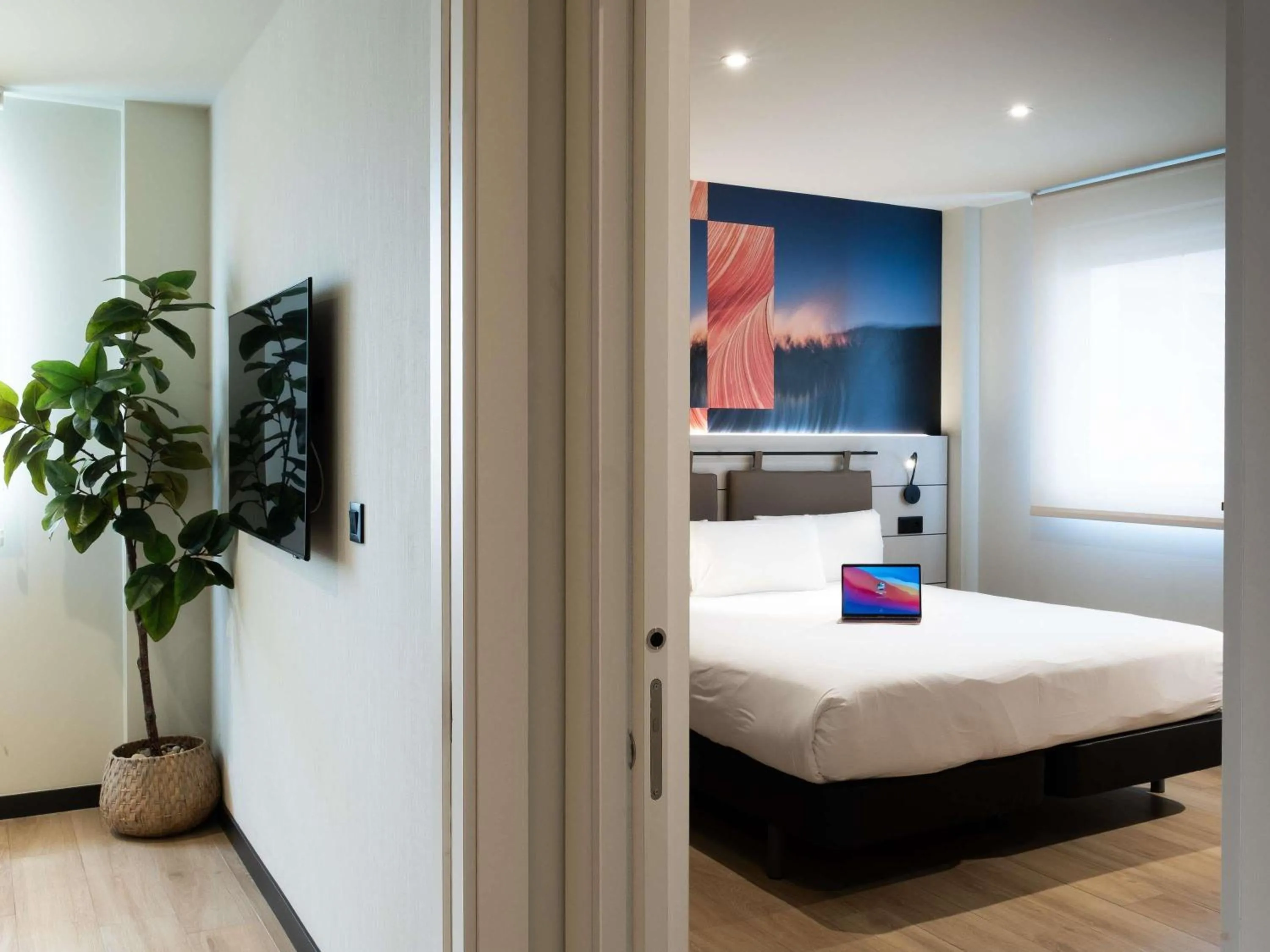 Bedroom, Bed in ibis Styles Santander