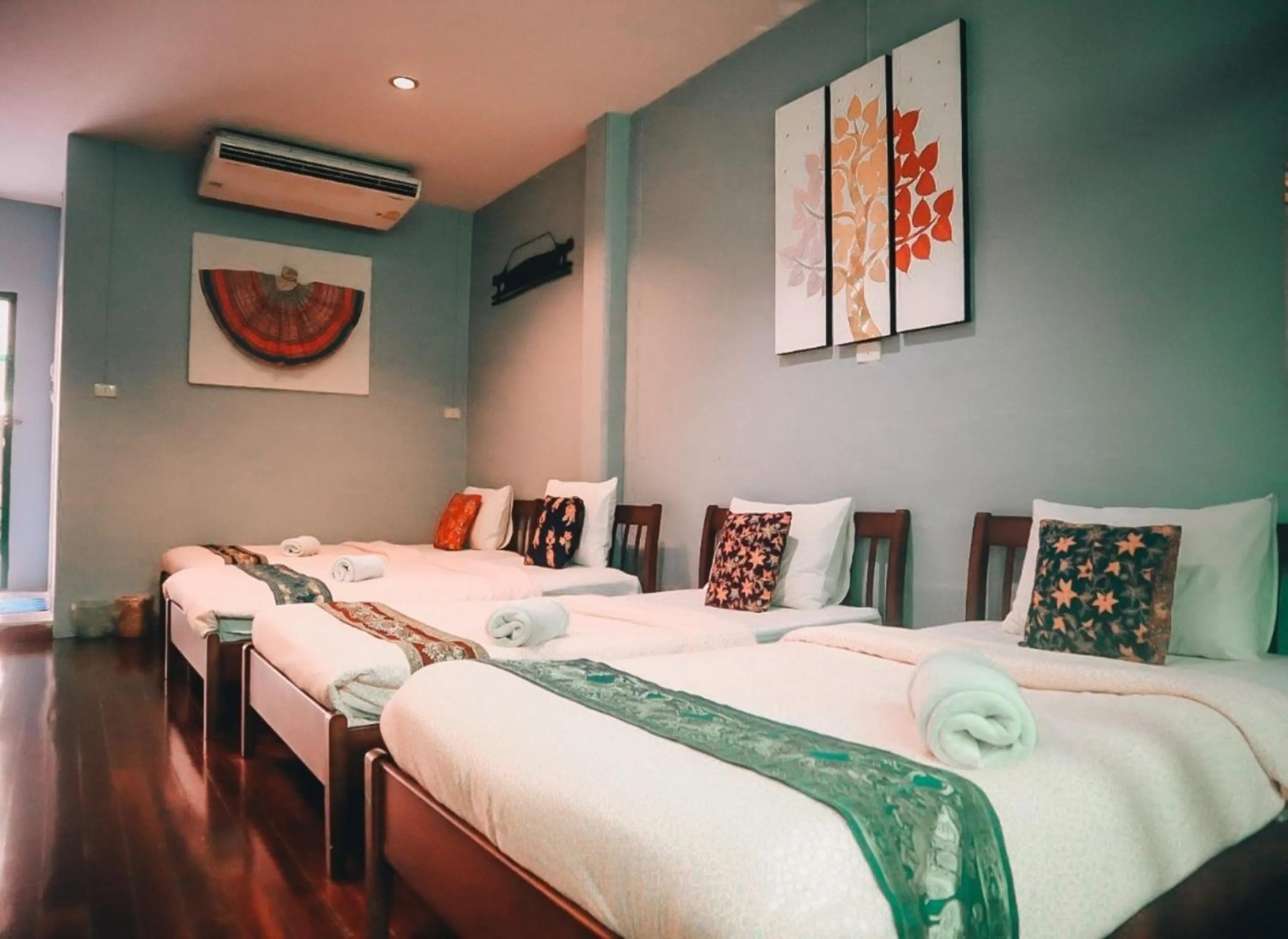 Bed in Thaweesuk Heritage Homestay