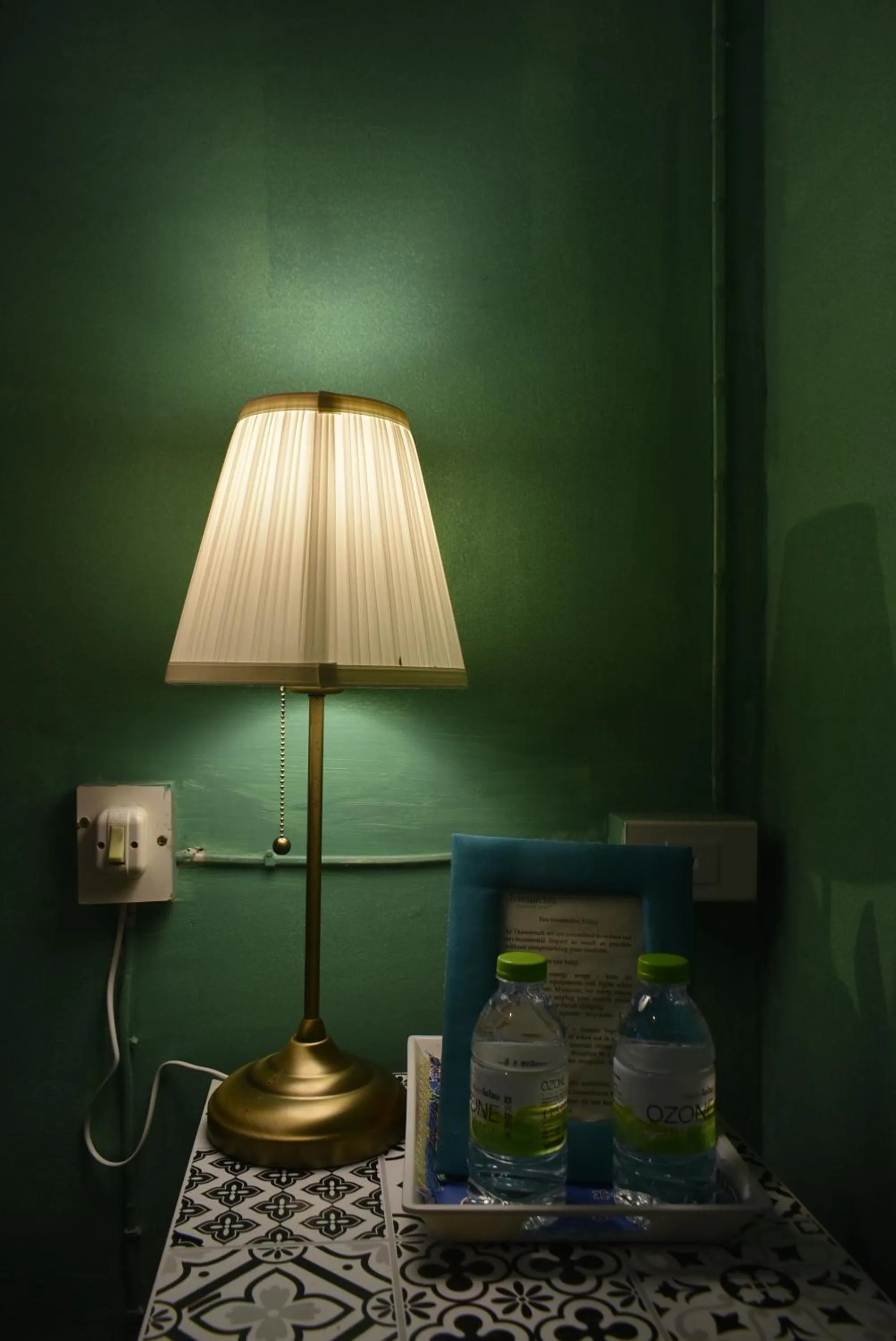 Decorative detail, Bed in Thaweesuk Heritage Homestay