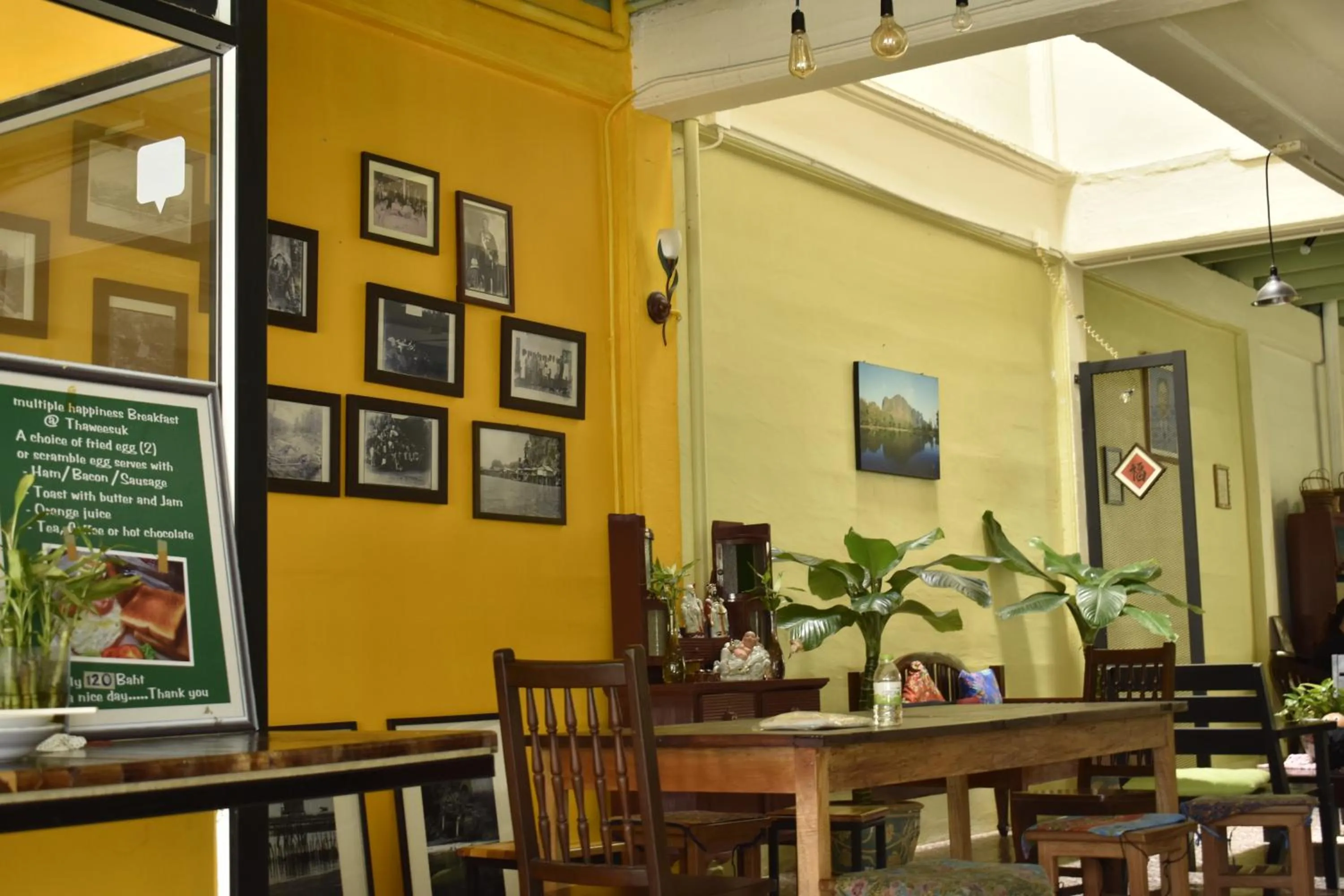 Day in Thaweesuk Heritage Homestay