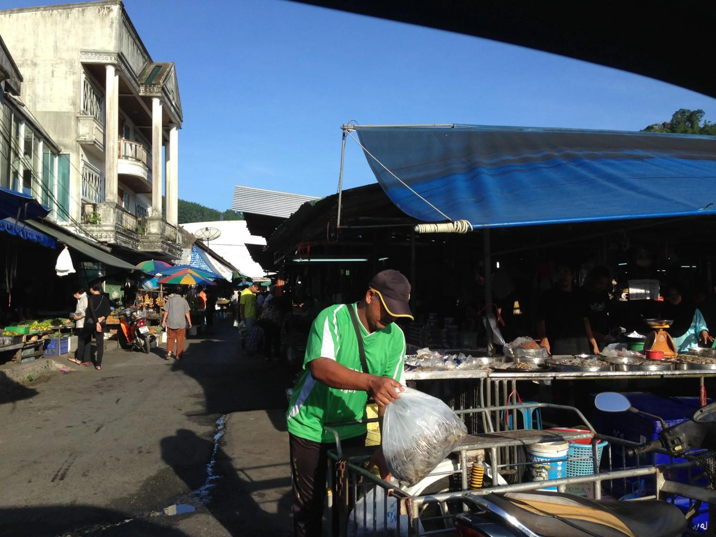 Shopping Area in Thaweesuk Heritage Homestay