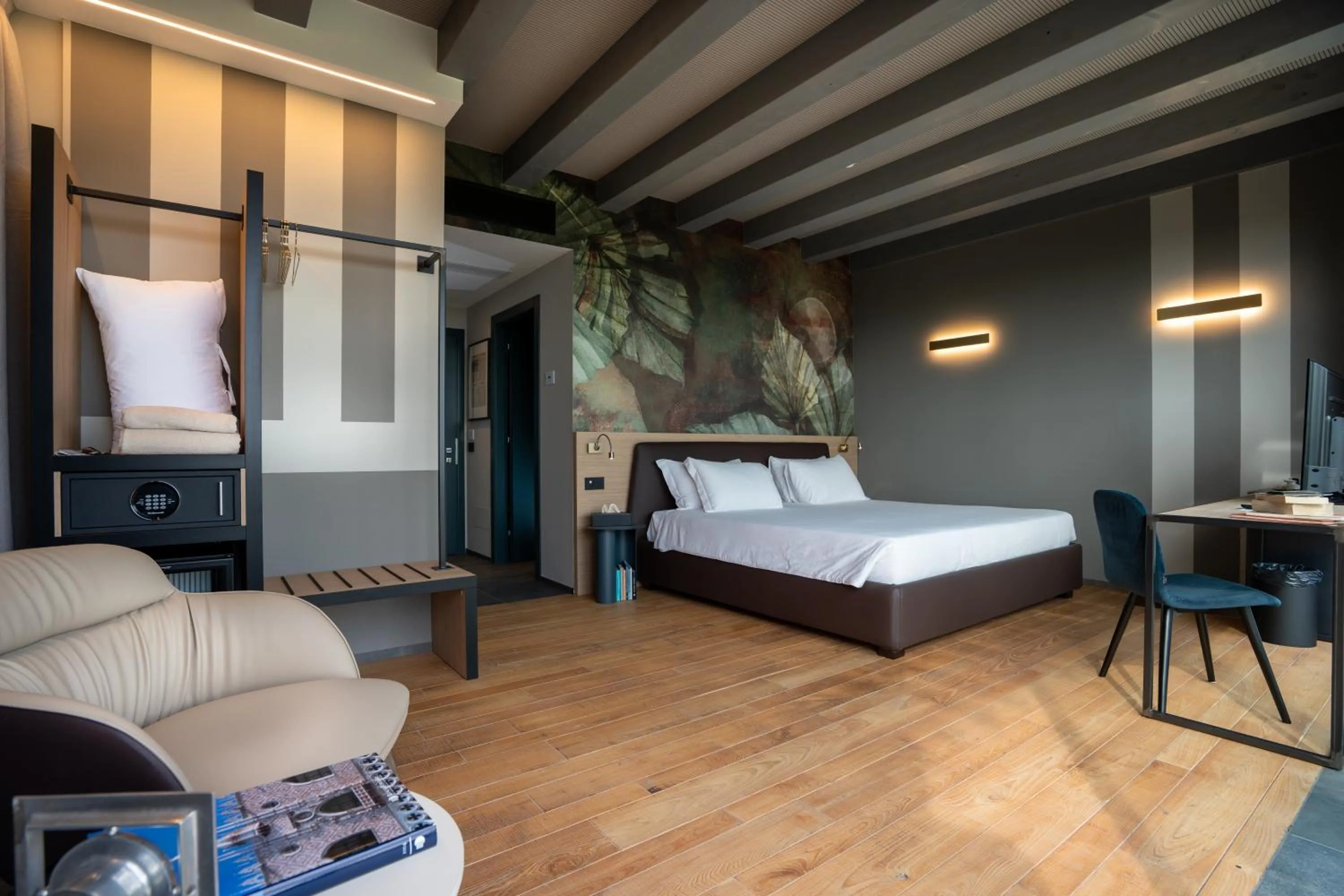 Bedroom, Bed in Villa Balis Crema Verona Hills