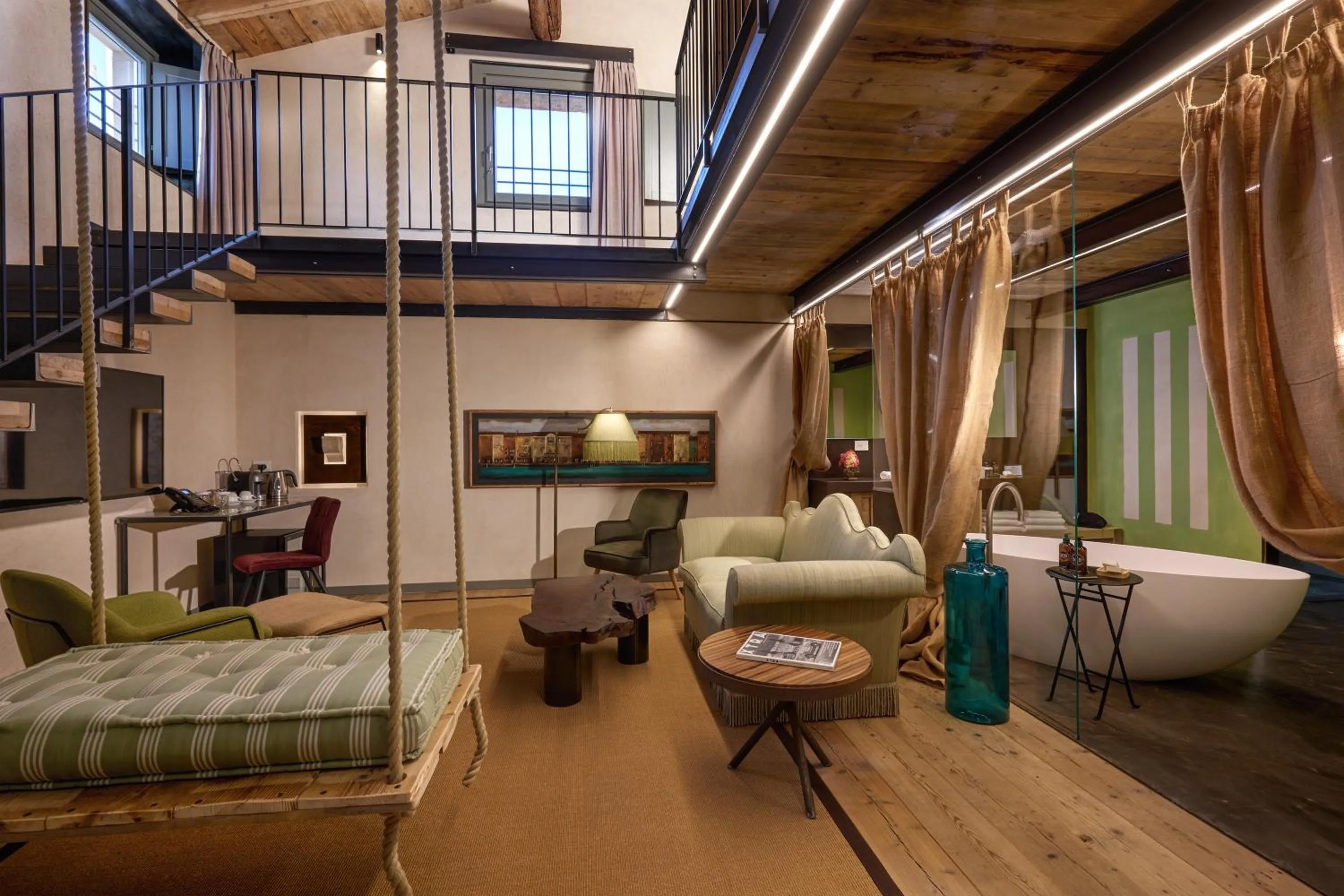 Hot Tub, Bed in Villa Balis Crema Verona Hills