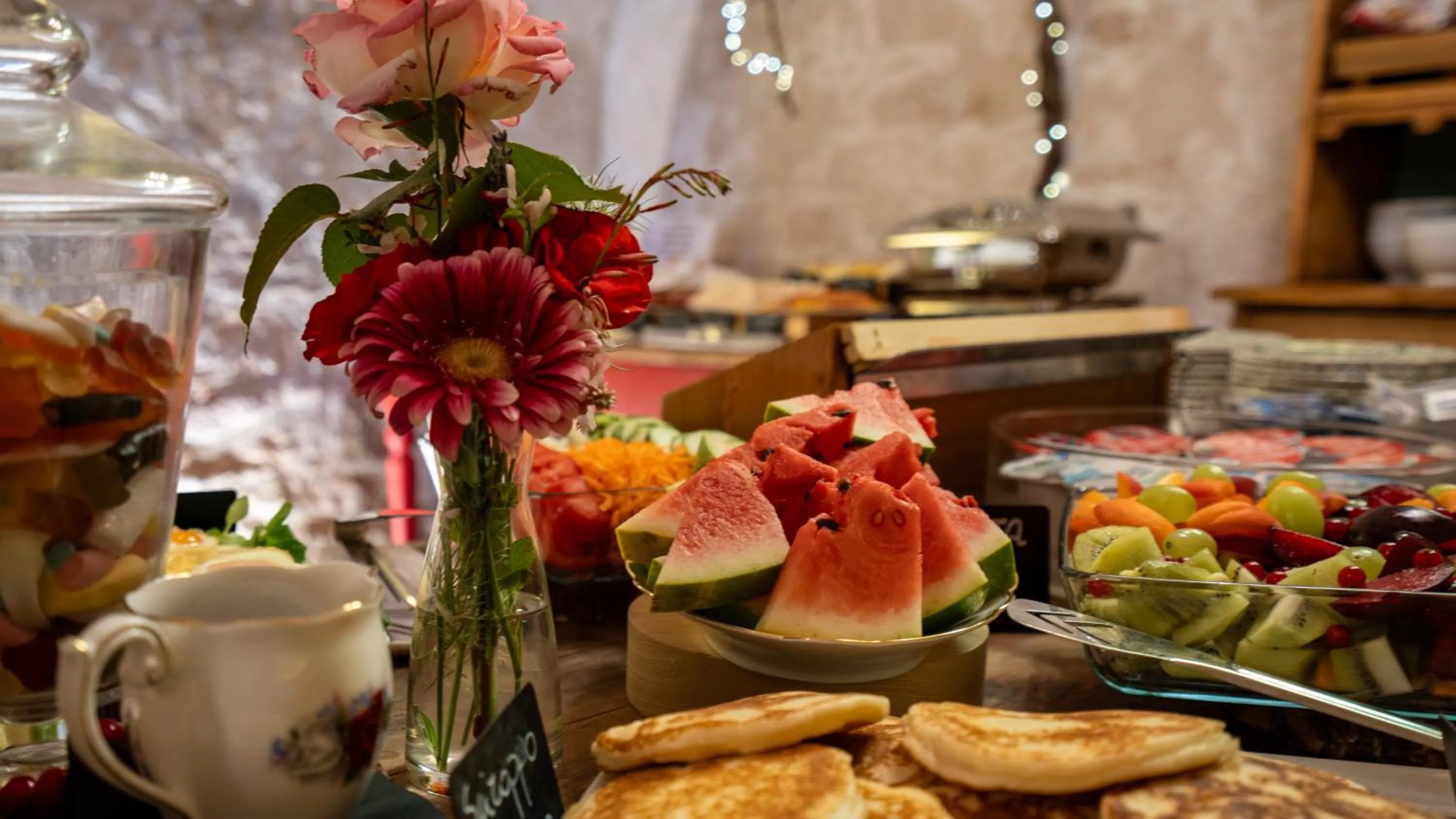 Food and drinks in Villa Balis Crema Verona Hills