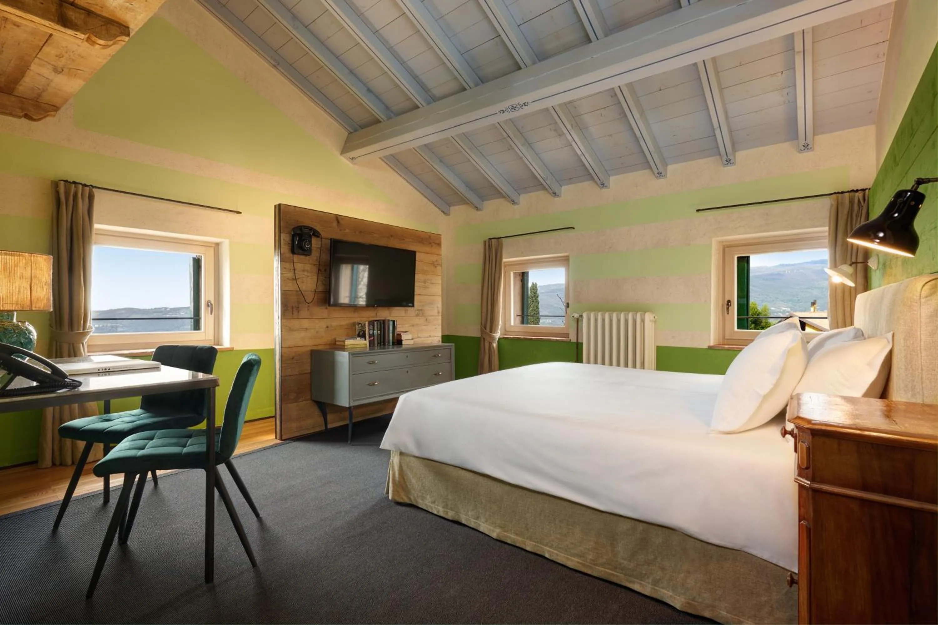 Bedroom, Bed in Villa Balis Crema Verona Hills