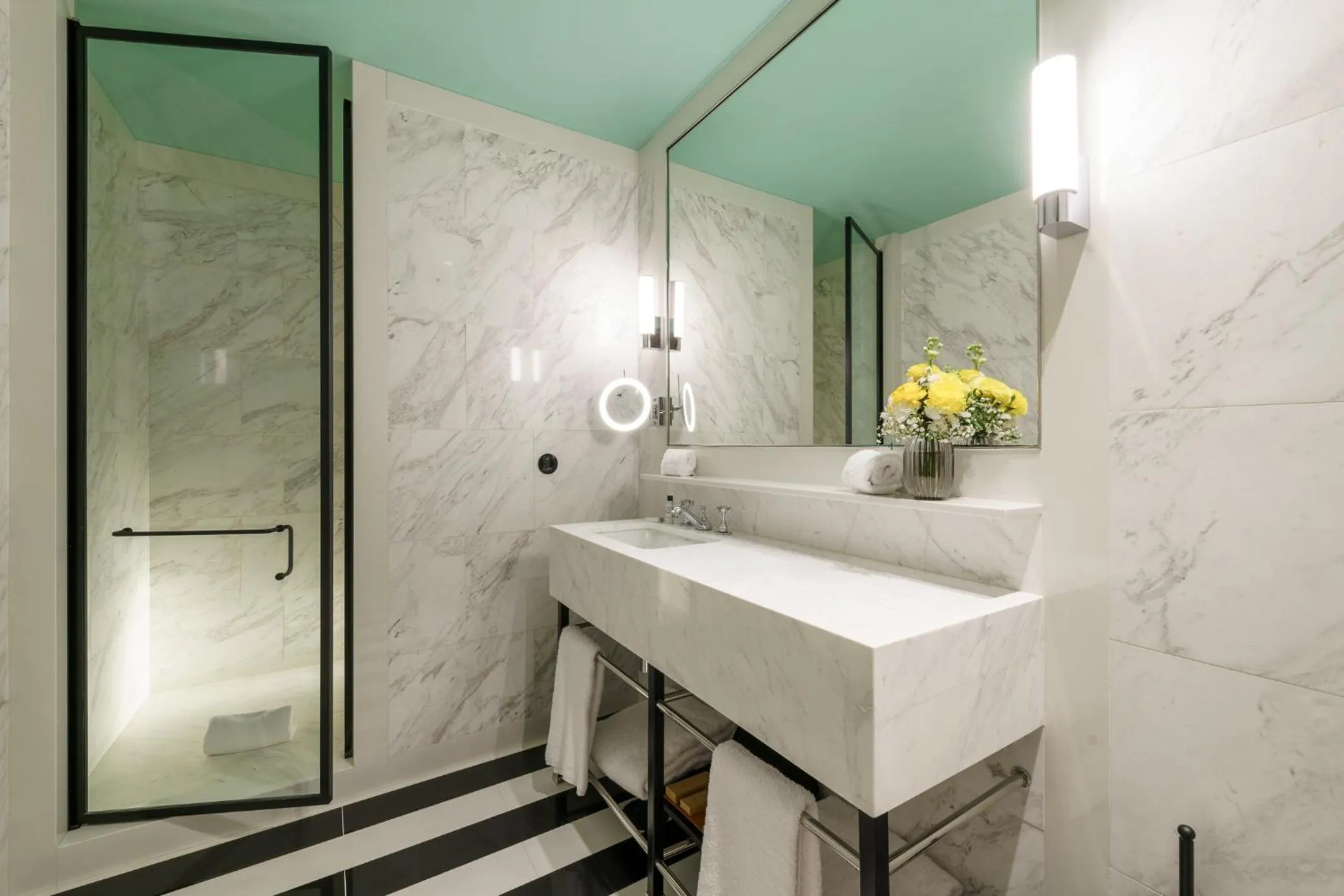 Bathroom in The Editory Boulevard Aliados Hotel - Preferred Hotels