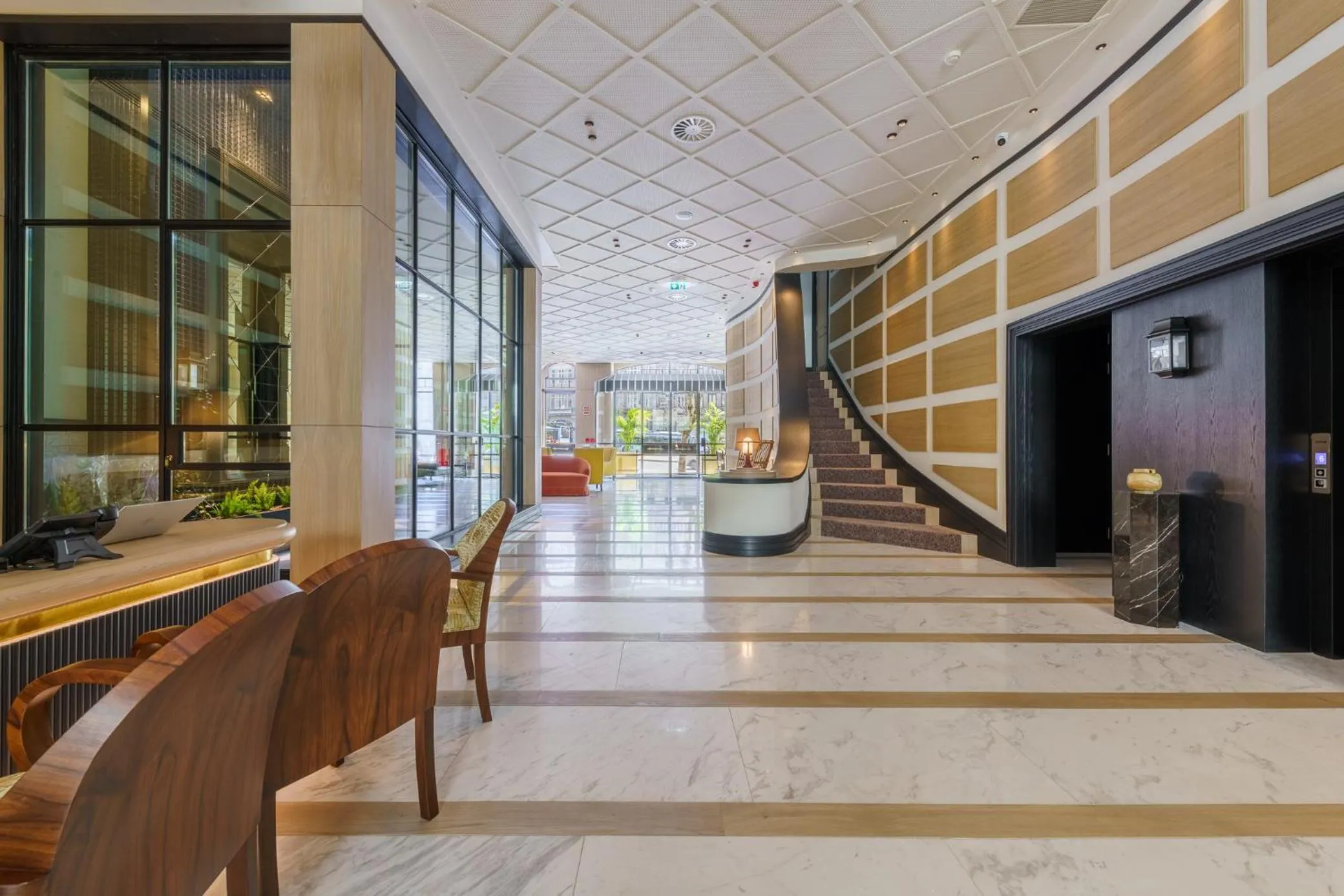 Lobby or reception in The Editory Boulevard Aliados Hotel - Preferred Hotels