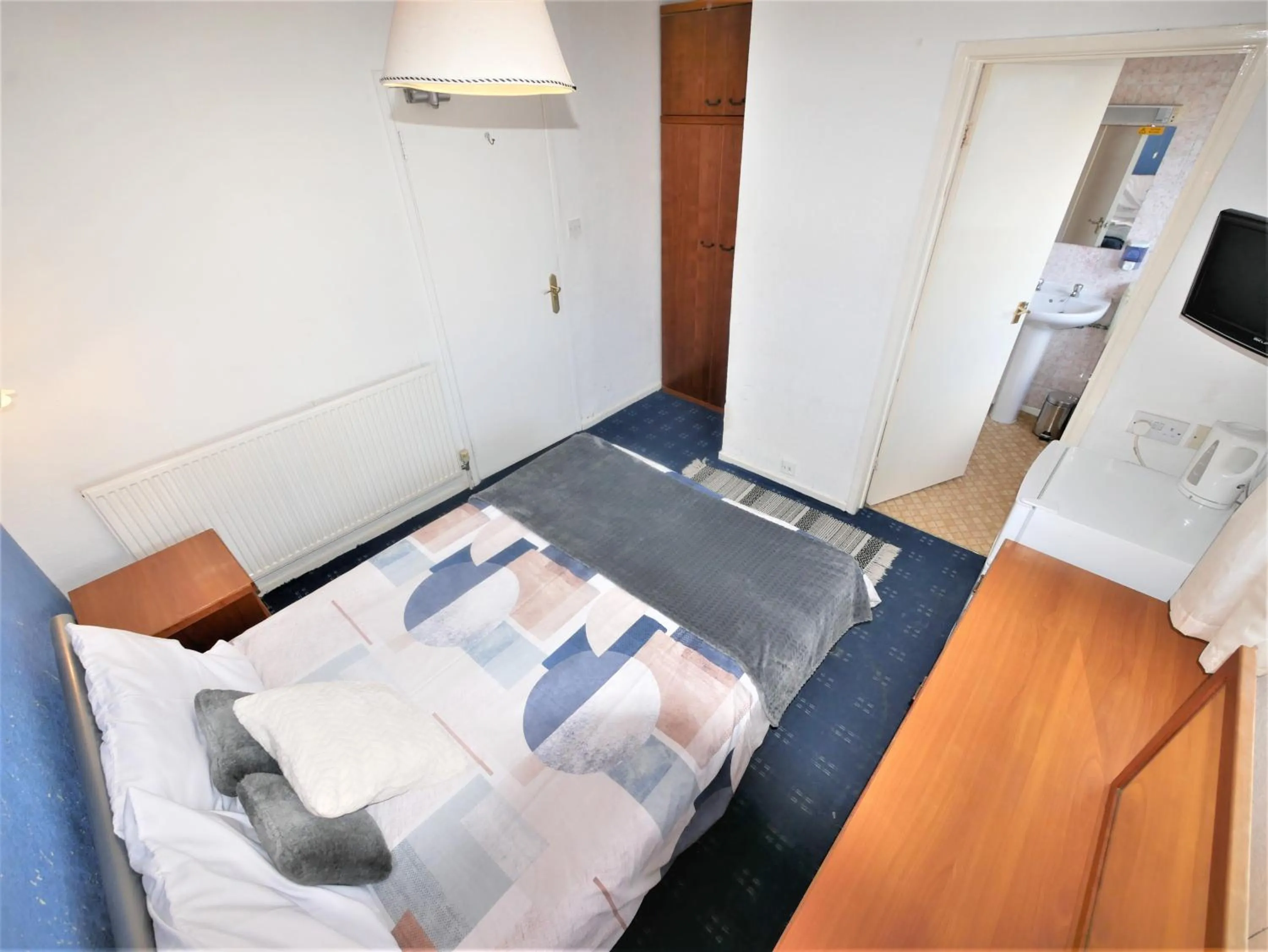 Bed in Bourne Hall Hotel