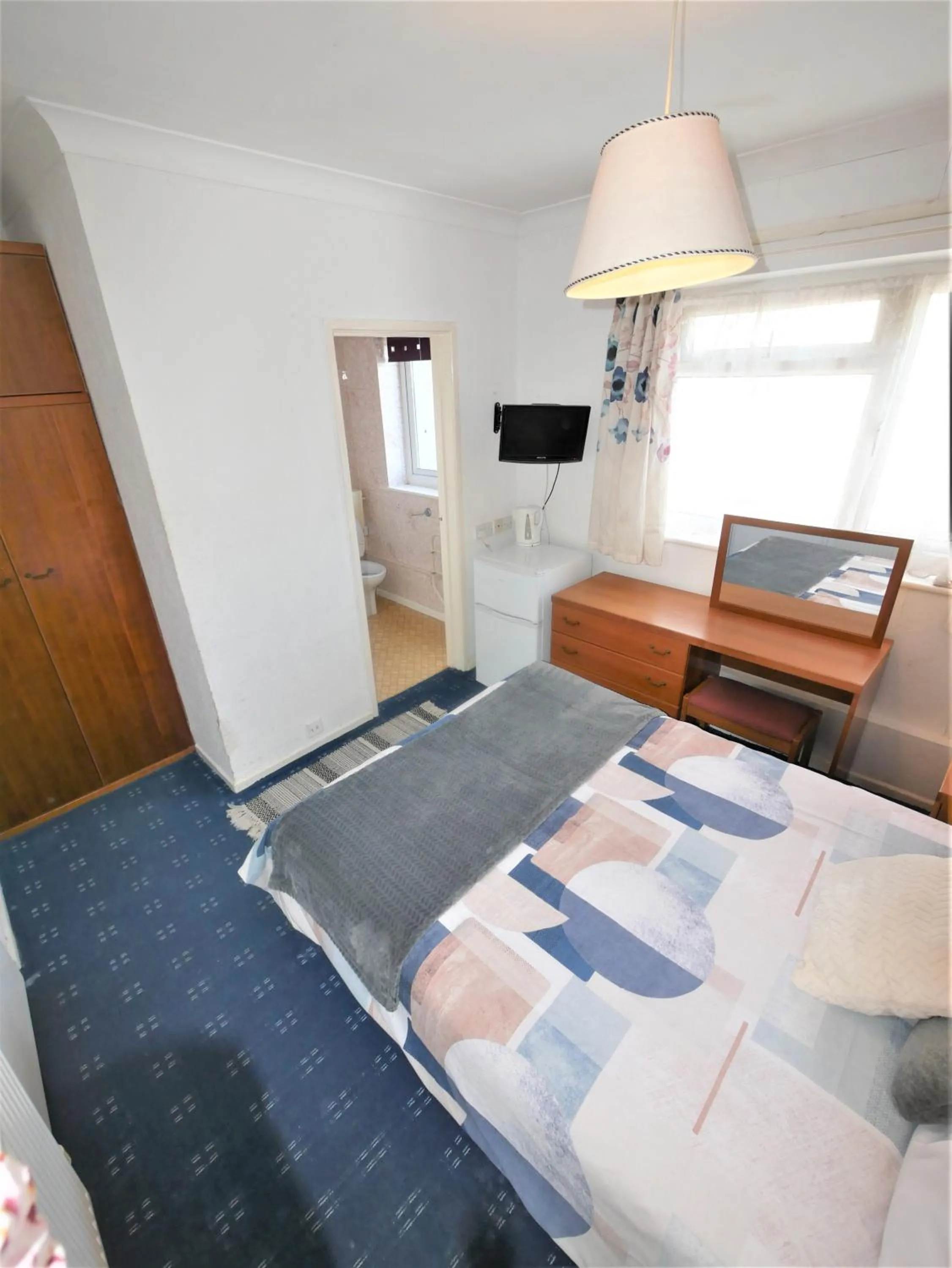 Bed in Bourne Hall Hotel