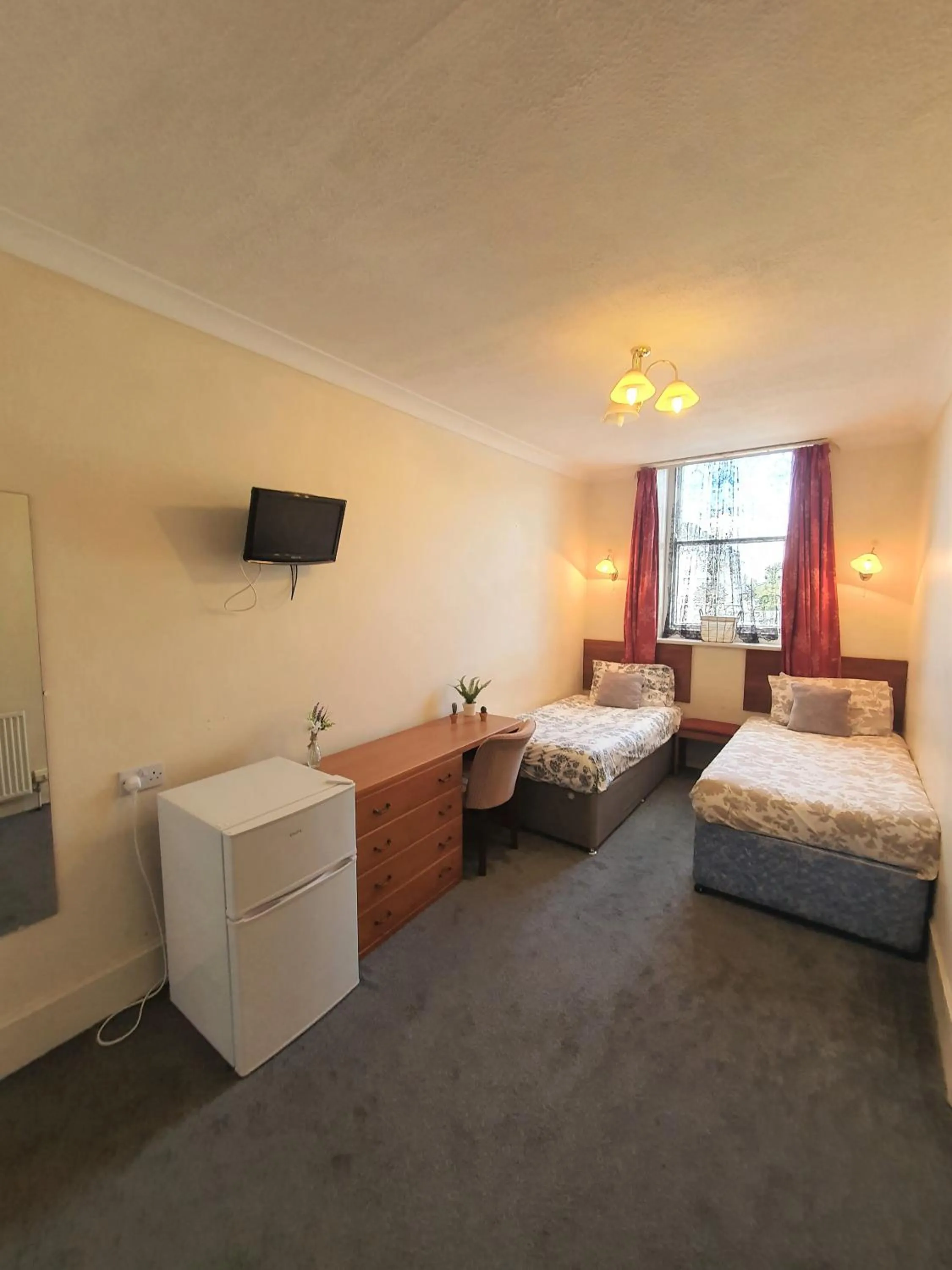 Bed in Bourne Hall Hotel