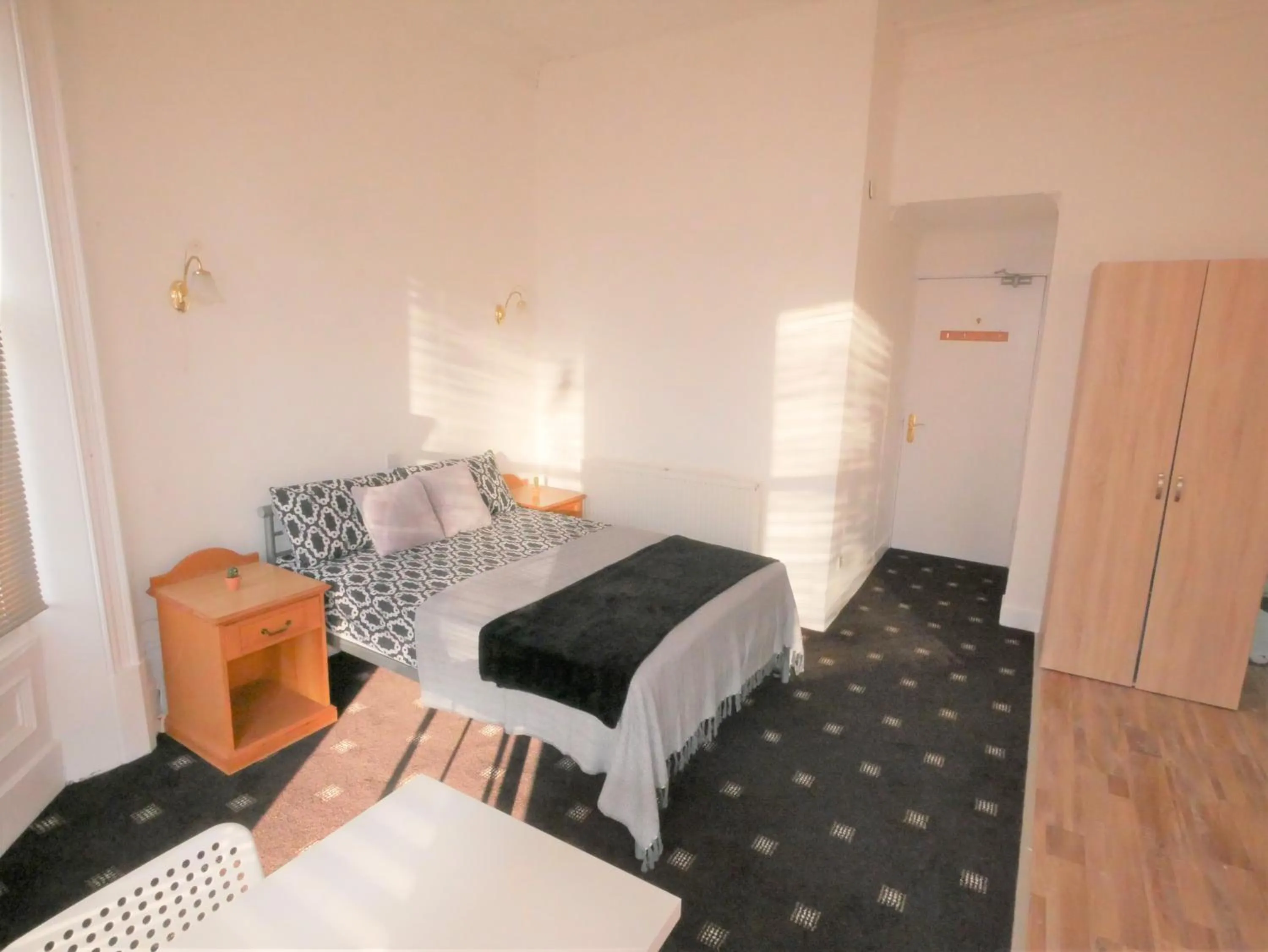 Bed in Bourne Hall Hotel