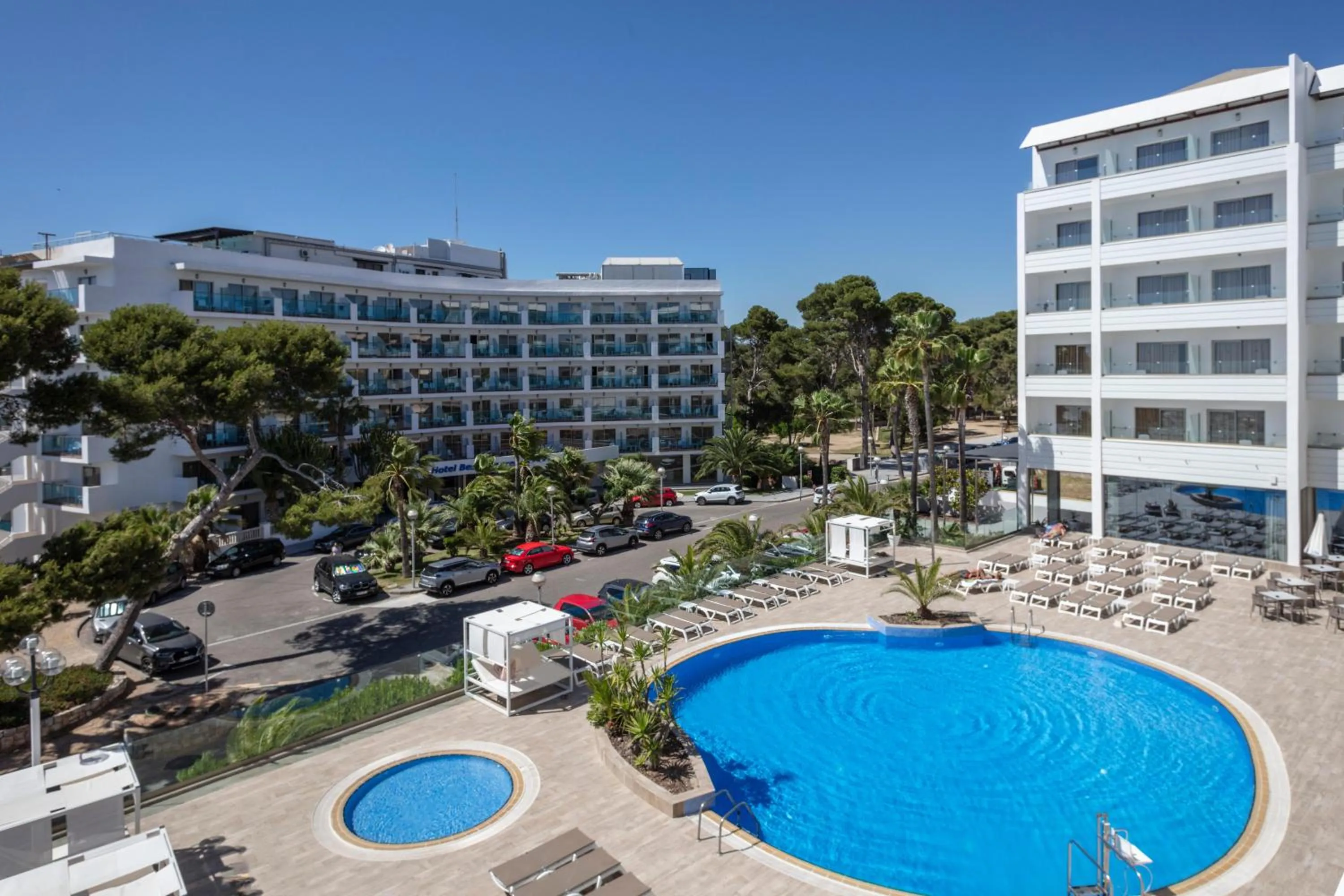 Swimming pool in Hotel Best Punta Dorada