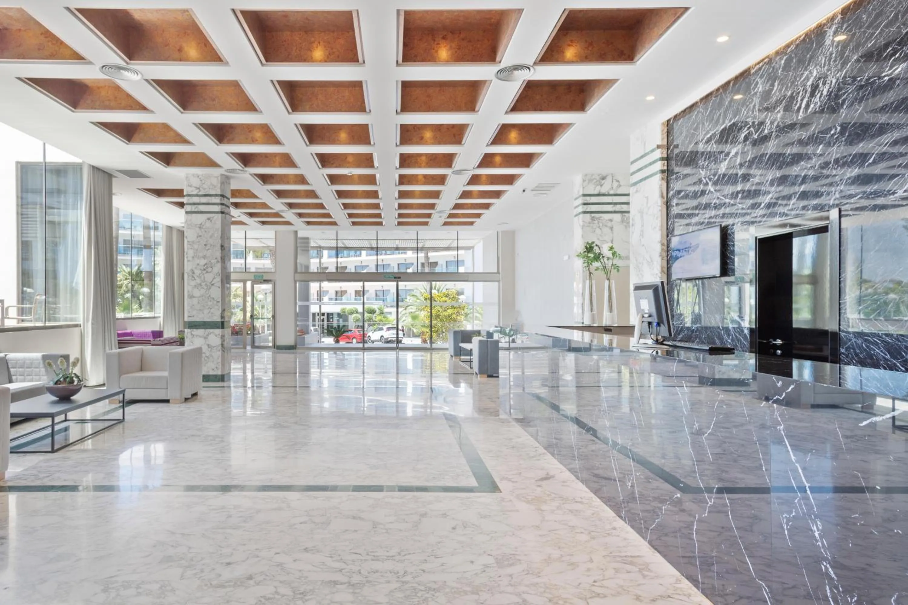 Lobby or reception in Hotel Best Punta Dorada