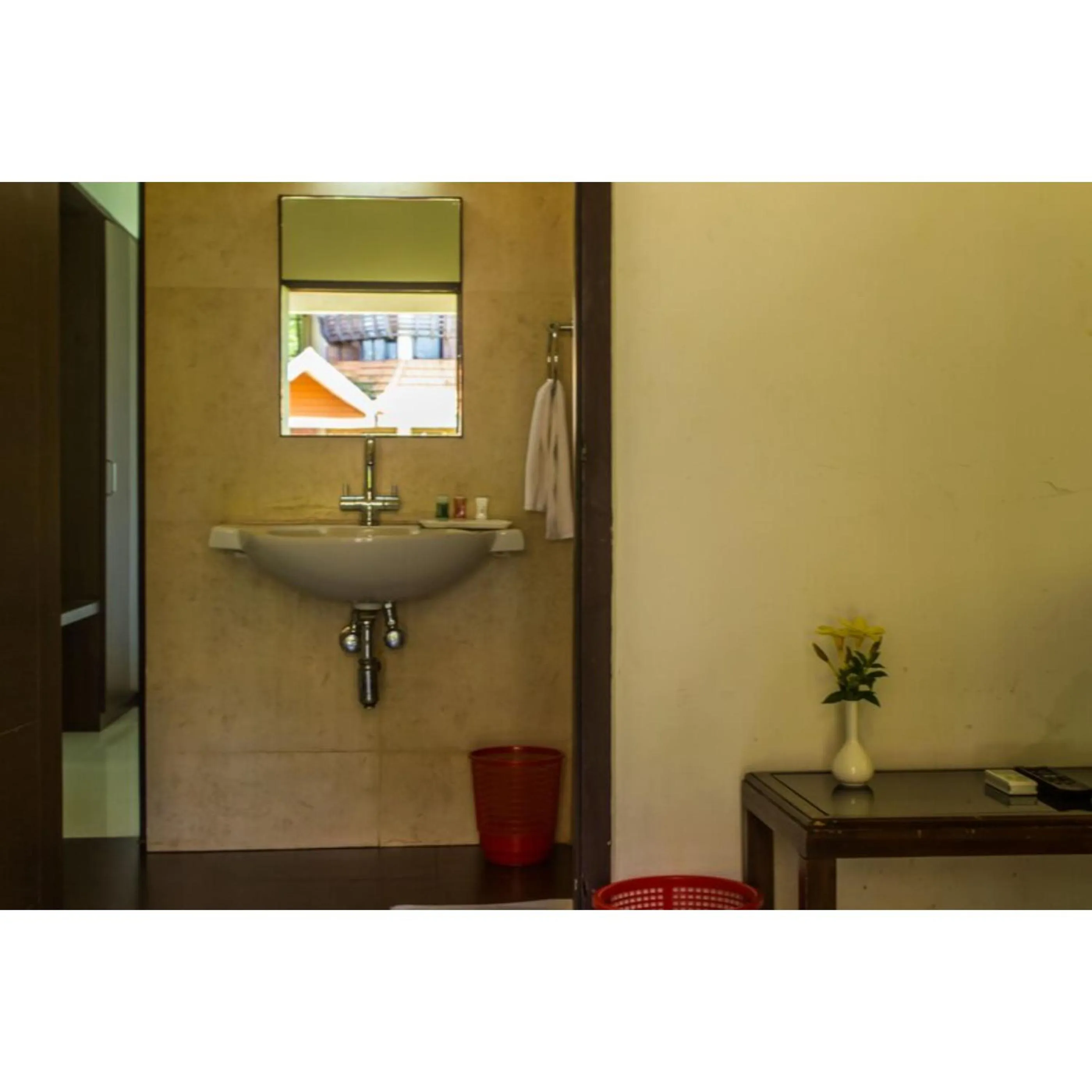 Toilet in Doves Goldfieldd Lake Resort