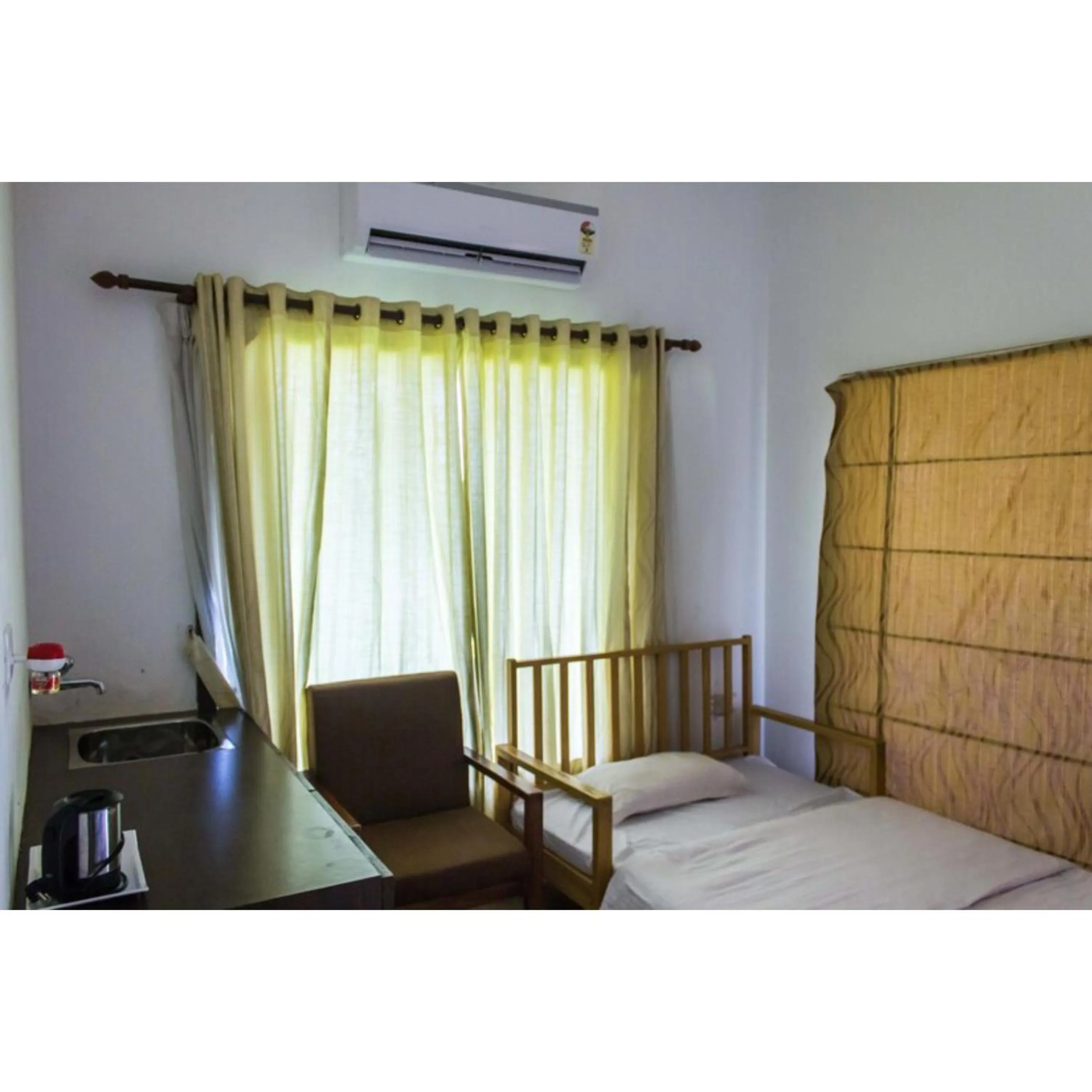 Bed in Doves Goldfieldd Lake Resort