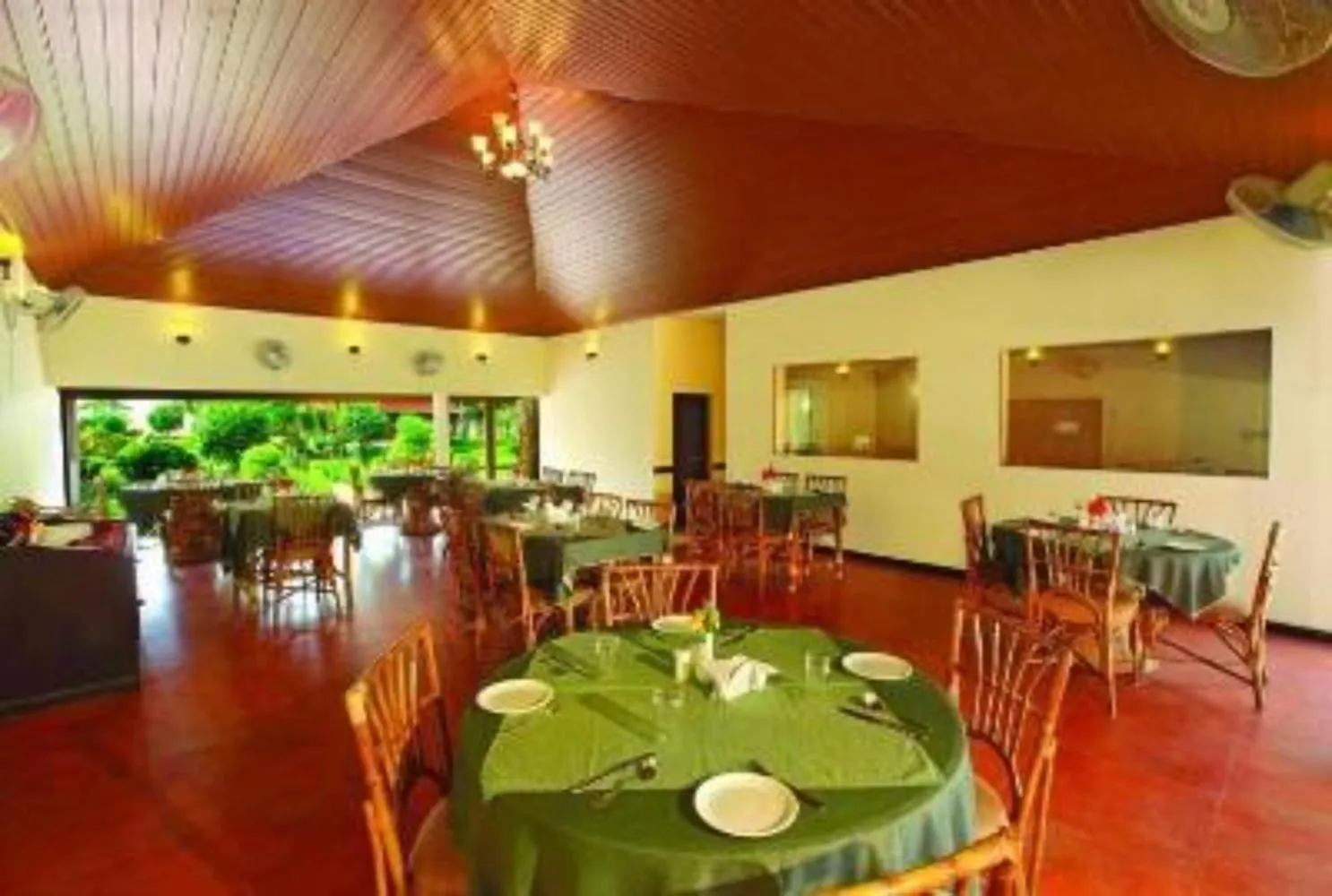 Restaurant/places to eat in Goldfield Club & Lake Resort, Kumarakom