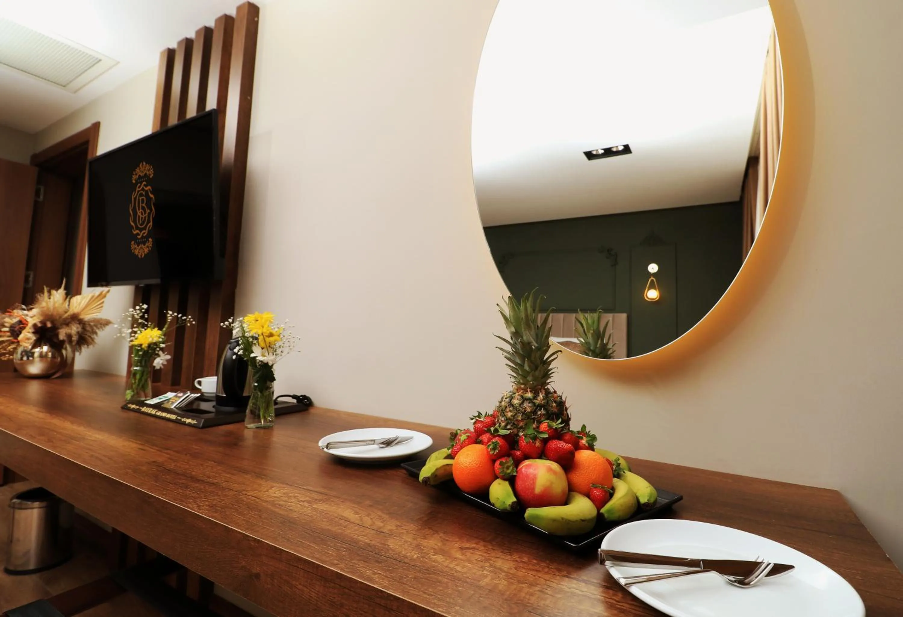 Coffee/tea facilities in Bayrak Grand Hotel