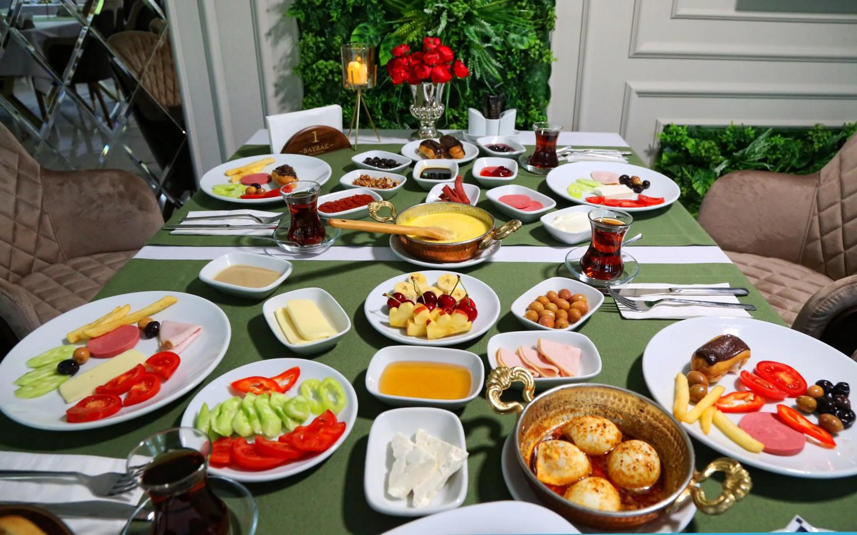 Restaurant/places to eat in Bayrak Grand Hotel