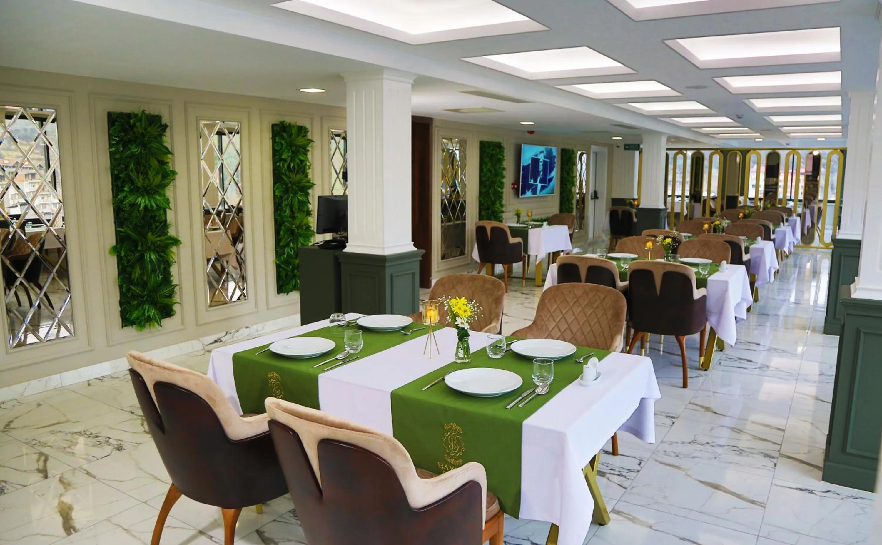 Restaurant/places to eat in Bayrak Grand Hotel