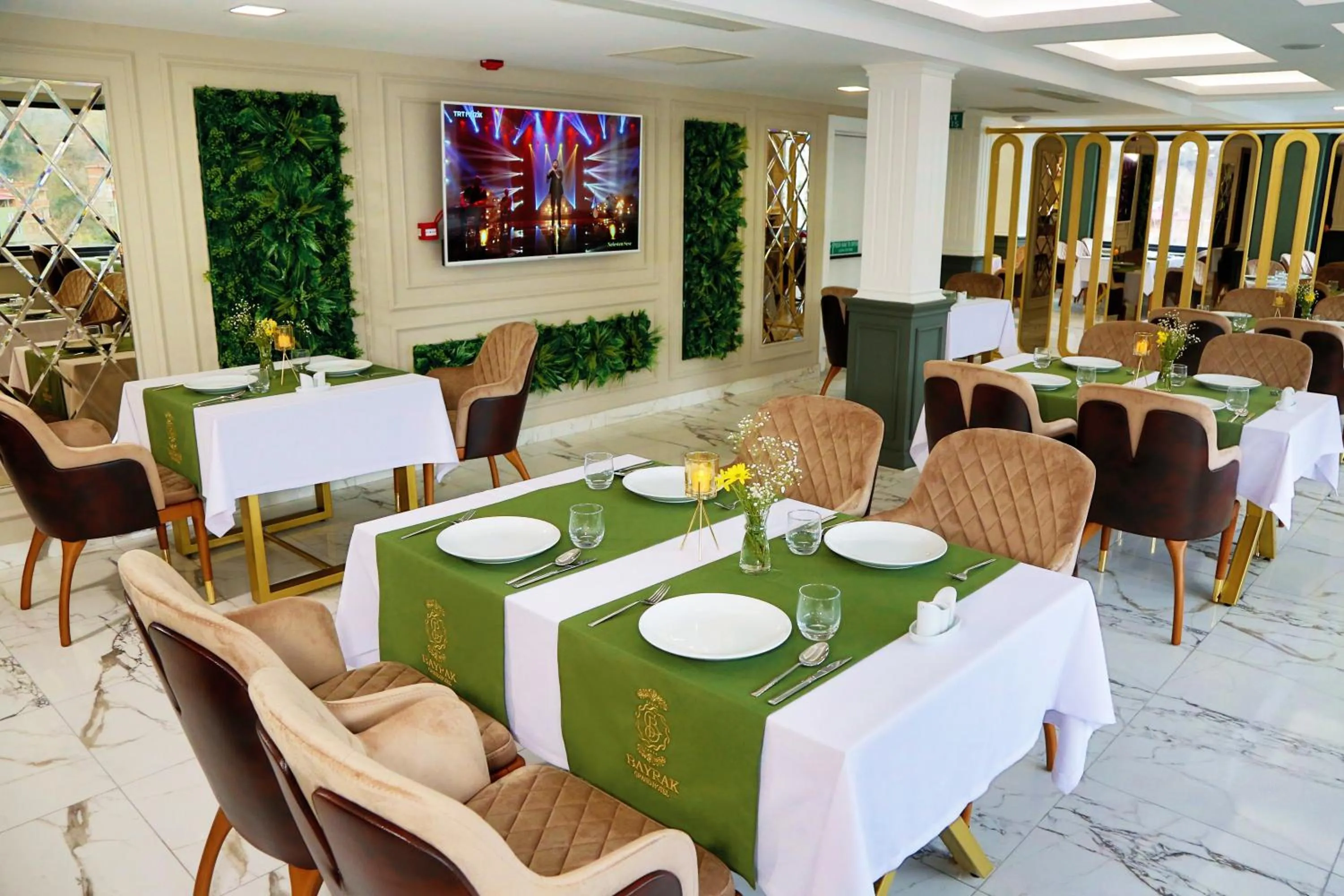 Restaurant/places to eat in Bayrak Grand Hotel