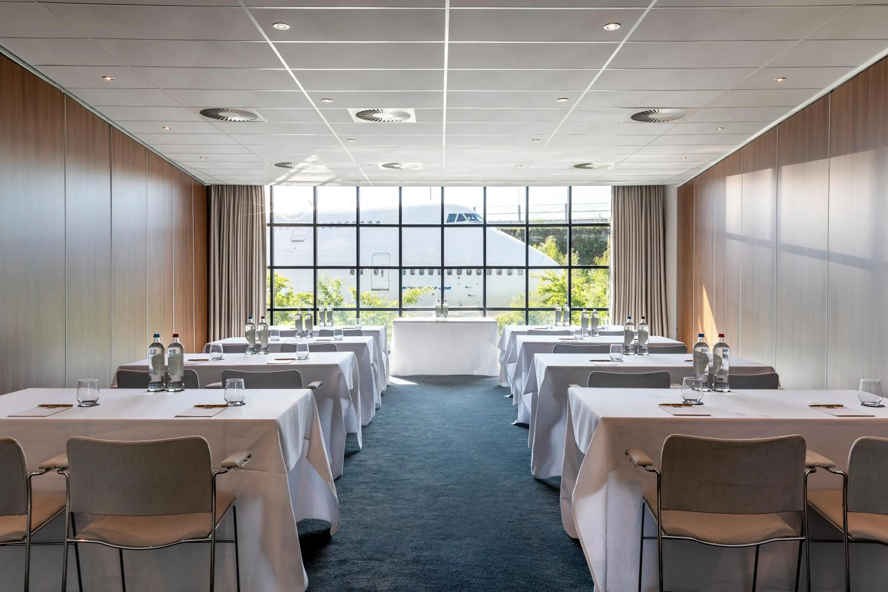 Meeting/conference room in Corendon Amsterdam Schiphol Airport, a Tribute Portfolio Hotel