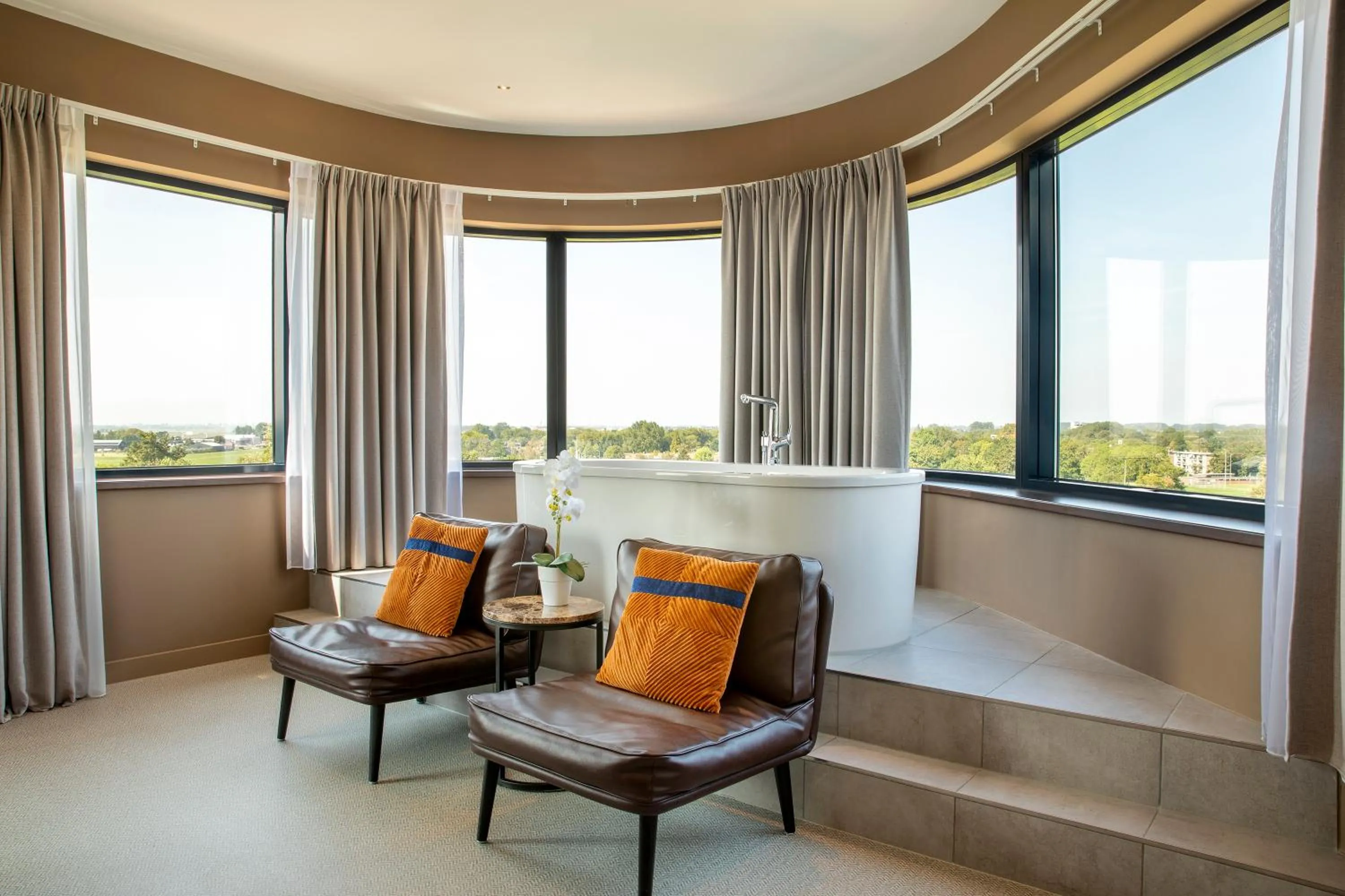 Bath in Corendon Amsterdam Schiphol Airport, a Tribute Portfolio Hotel