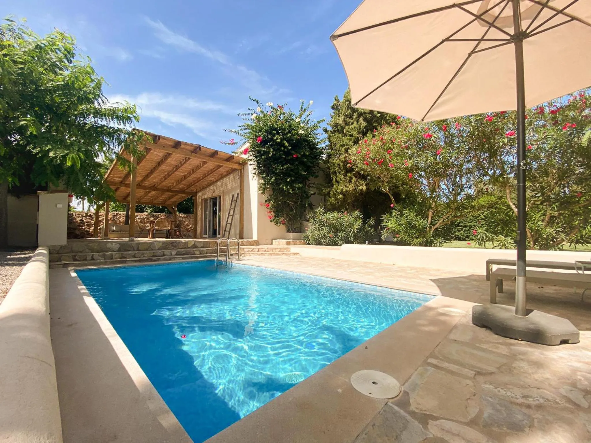 Pool view in Finca Amapola - Agrotourismus