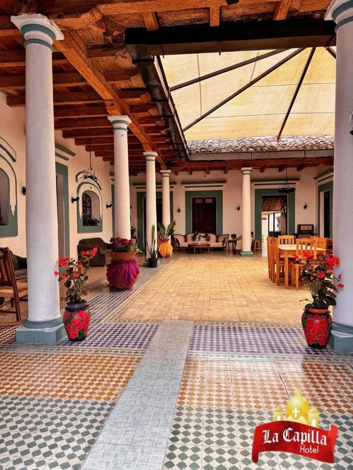 Restaurant/places to eat in Hotel La Capilla